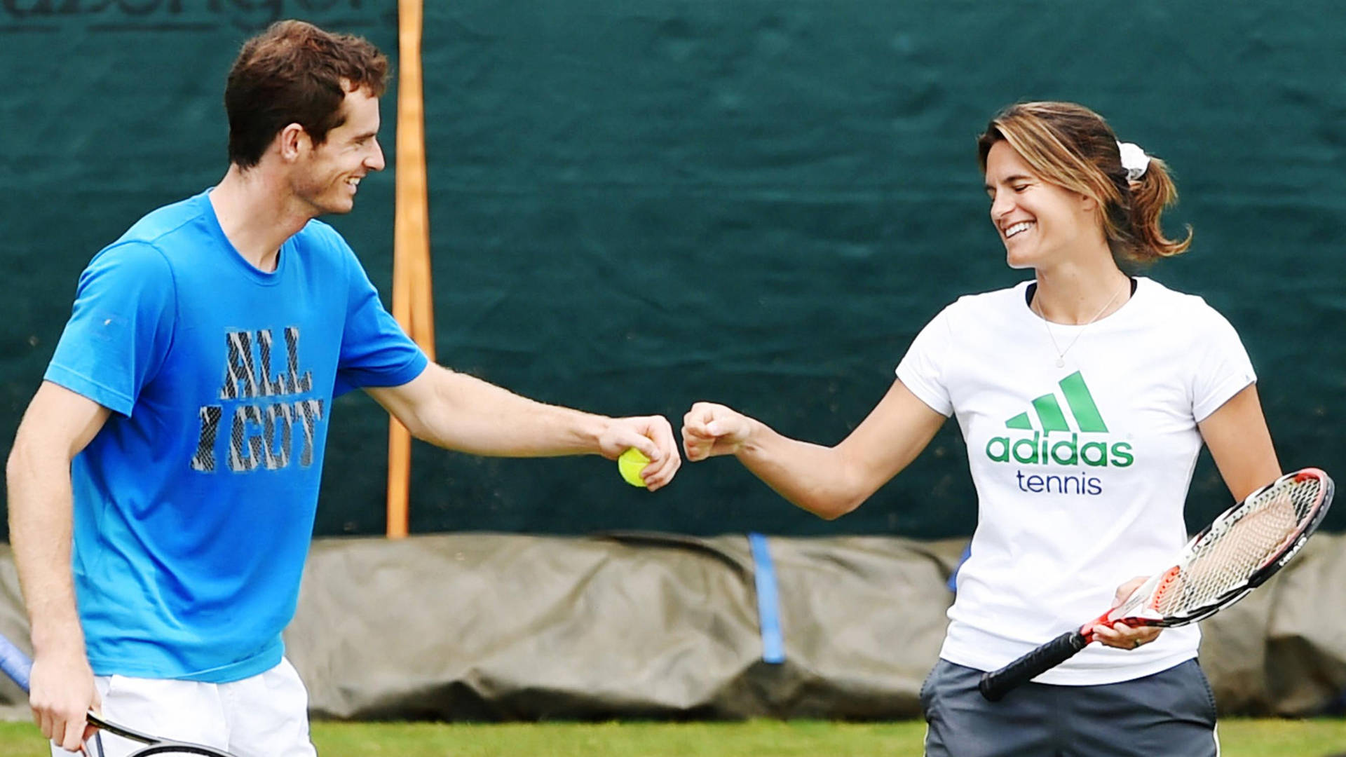 Amélie Mauresmo With Andy Murray Background