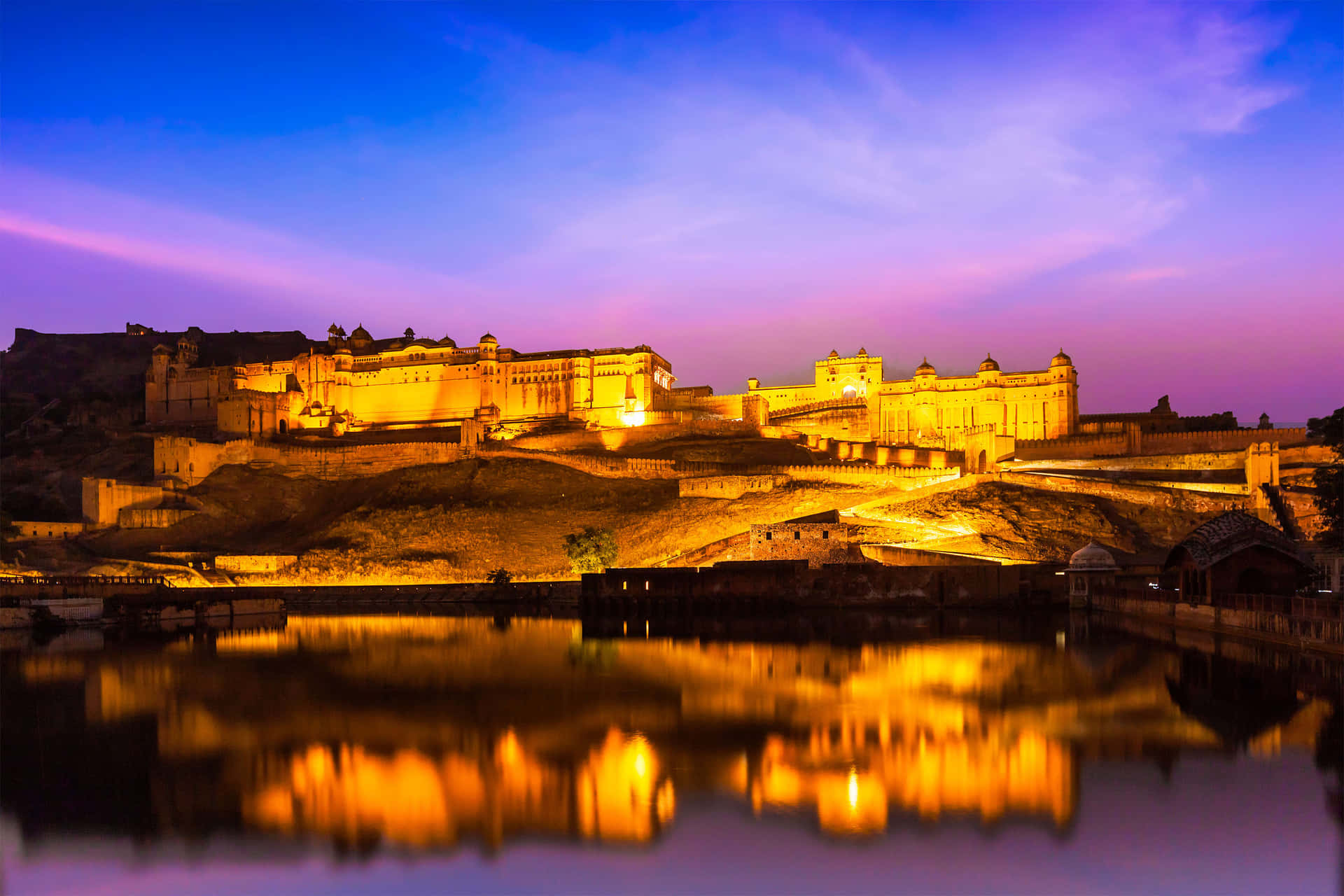 Amer Fort Sitting Pretty On Top Of A Hill