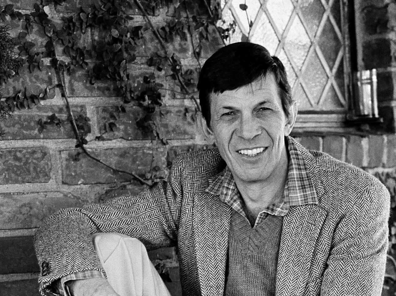 American Actor Leonard Nimoy 1982 Portrait Background