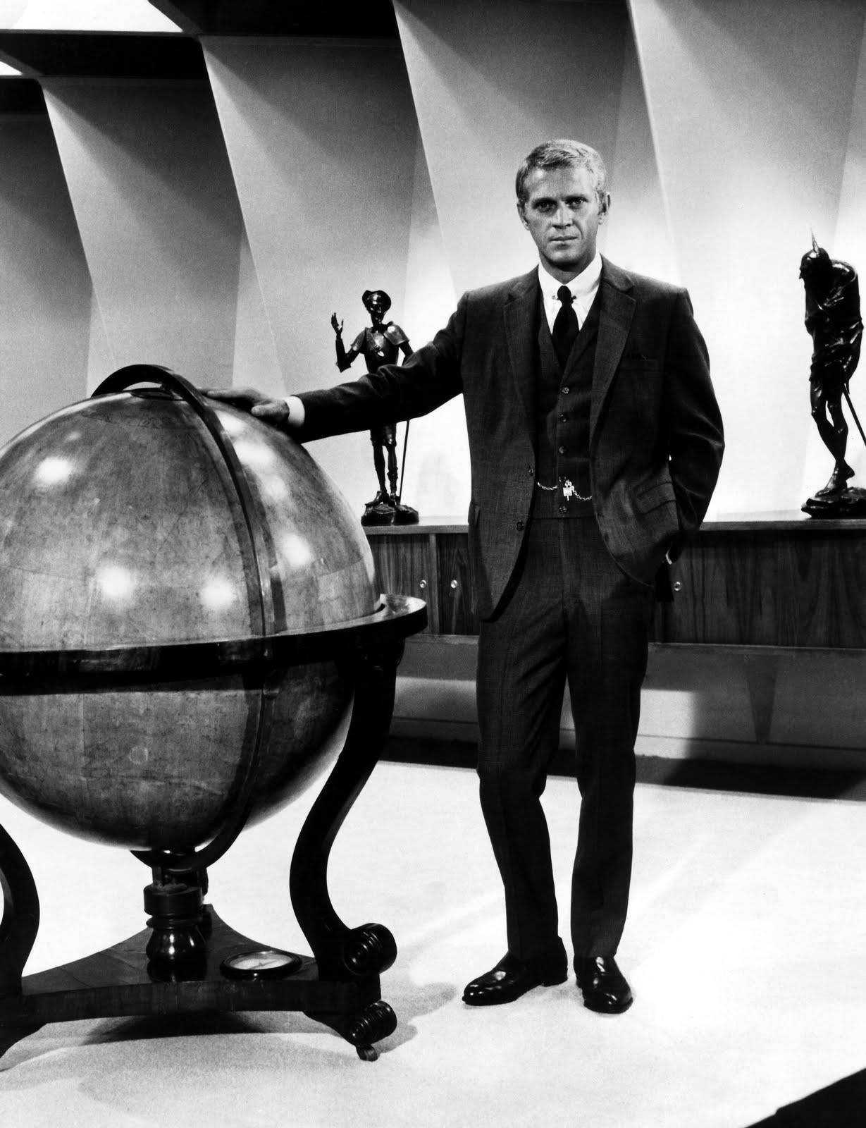 American Actor Steve Mcqueen As Thomas Crown Background