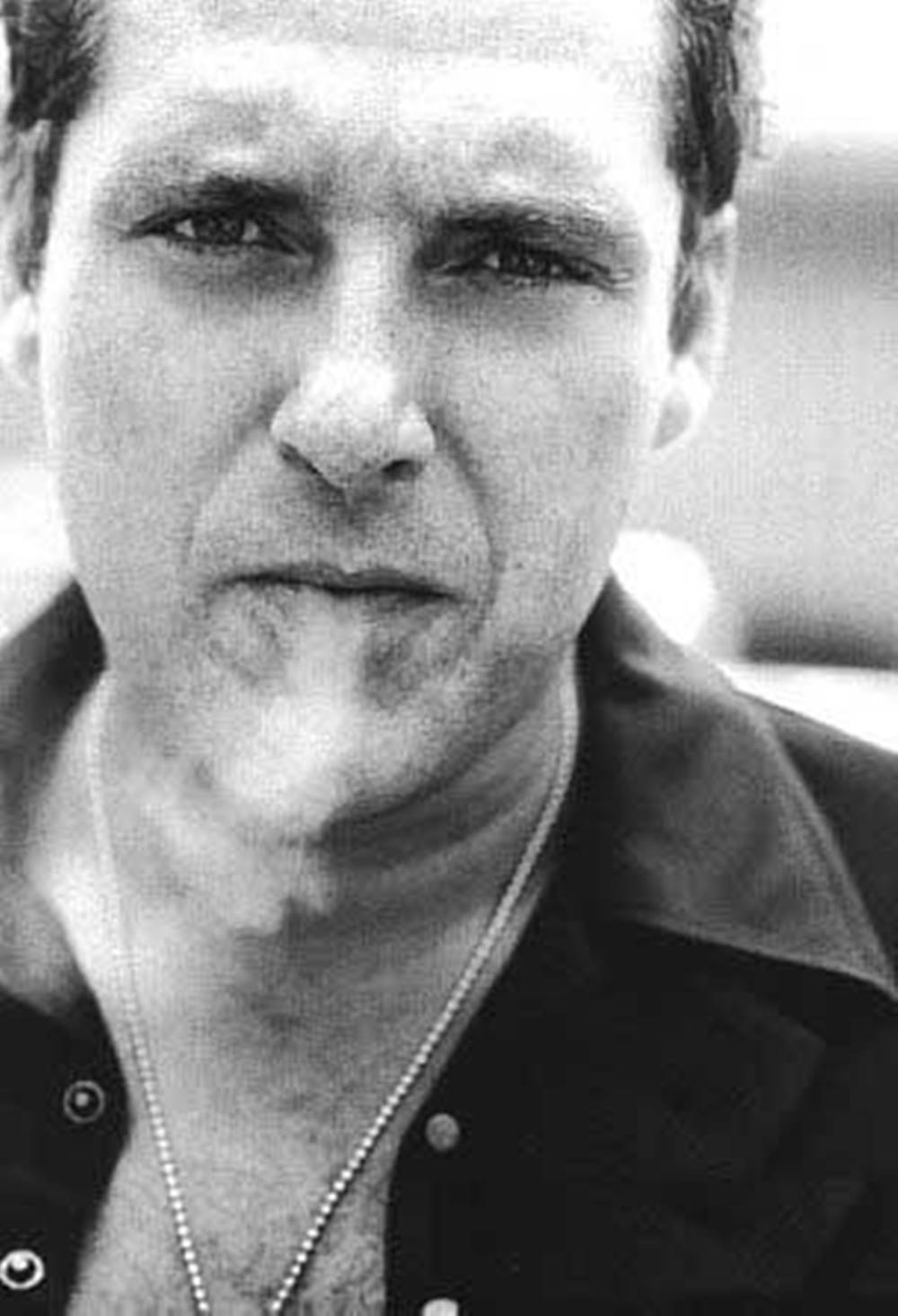 American Actor Tom Sizemore Monochrome Portrait Background