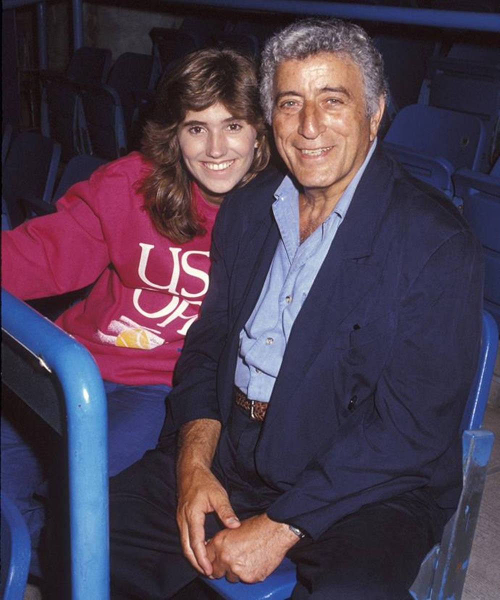 American Actor Tony Bennett Wife Susan Crow Background