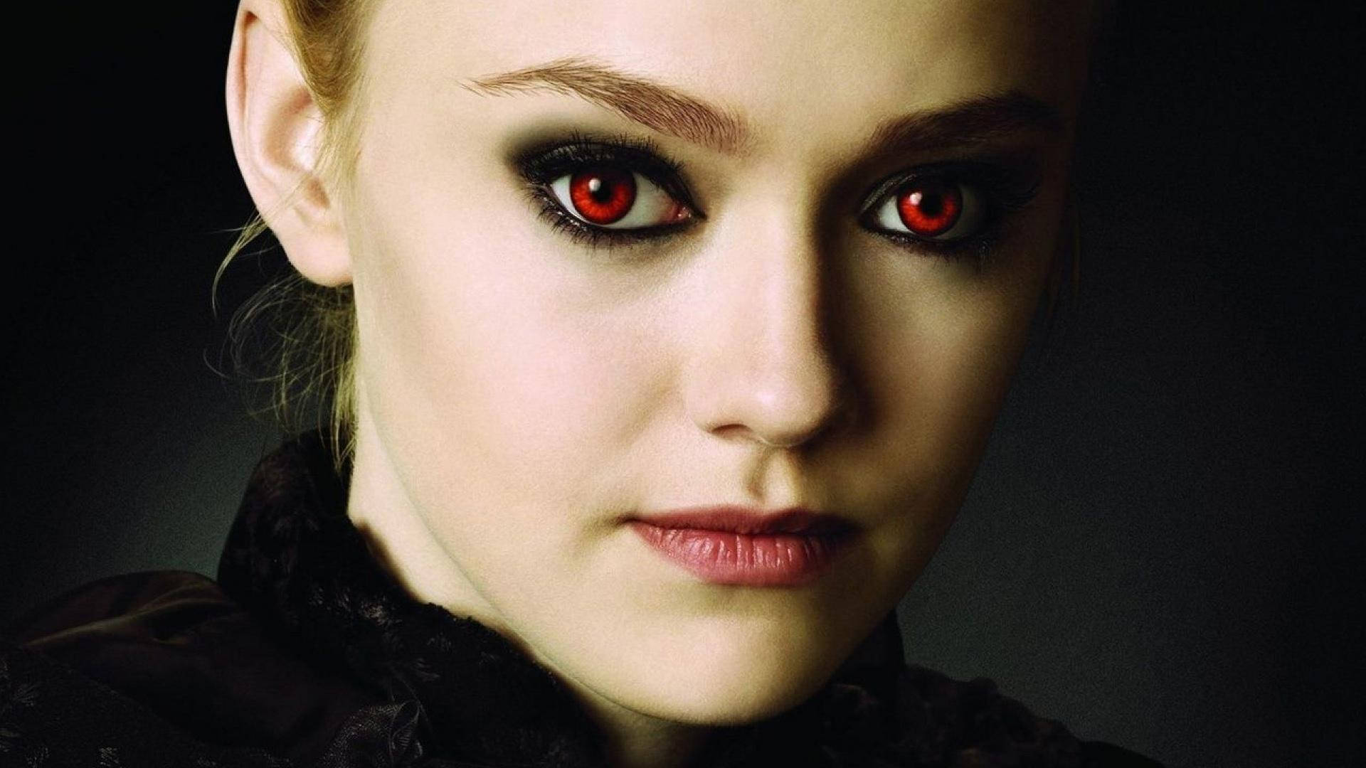 American Actress Dakota Fanning As Jane Volturi