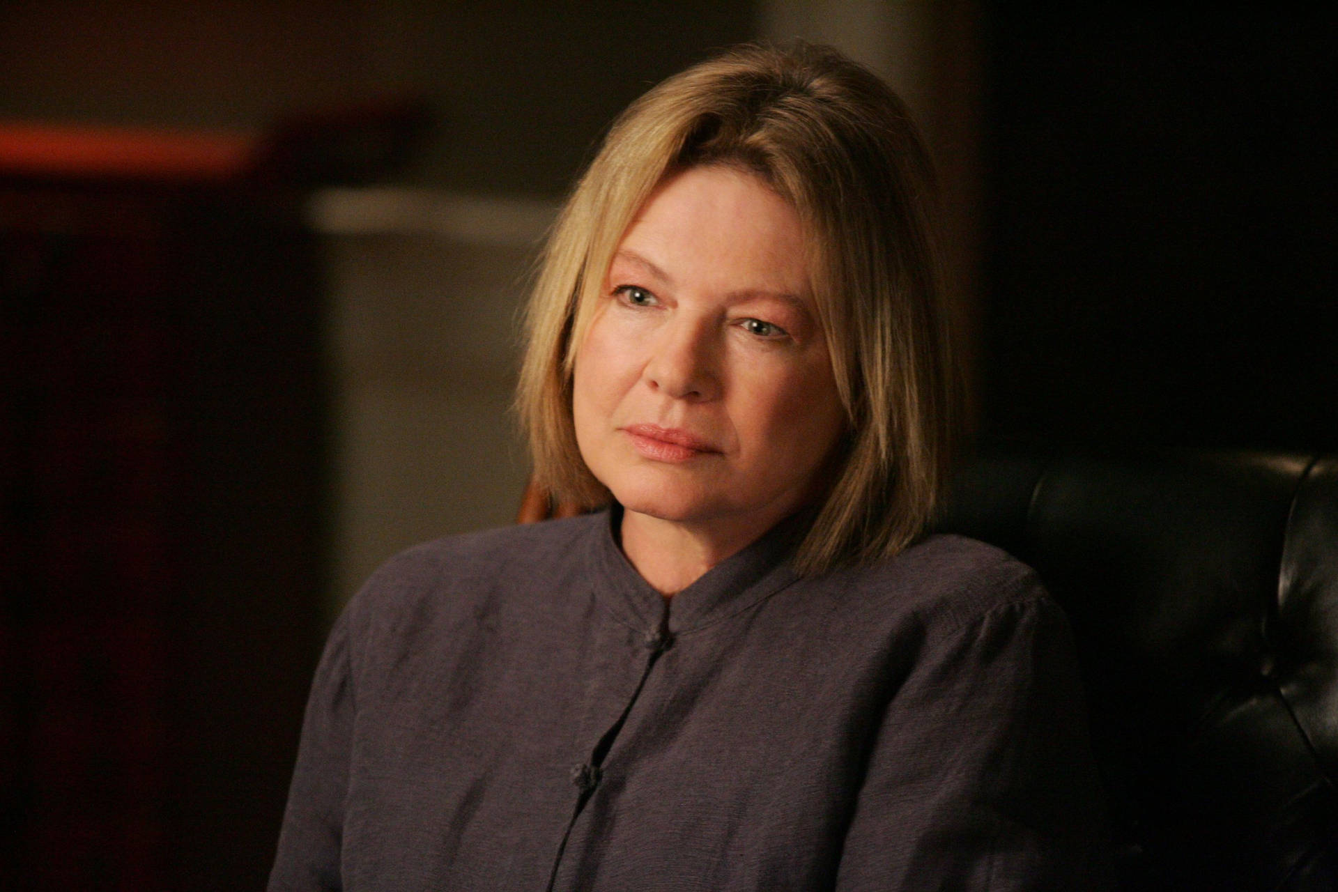 American Actress Dianne Wiest As Dr. Gina Toll Background