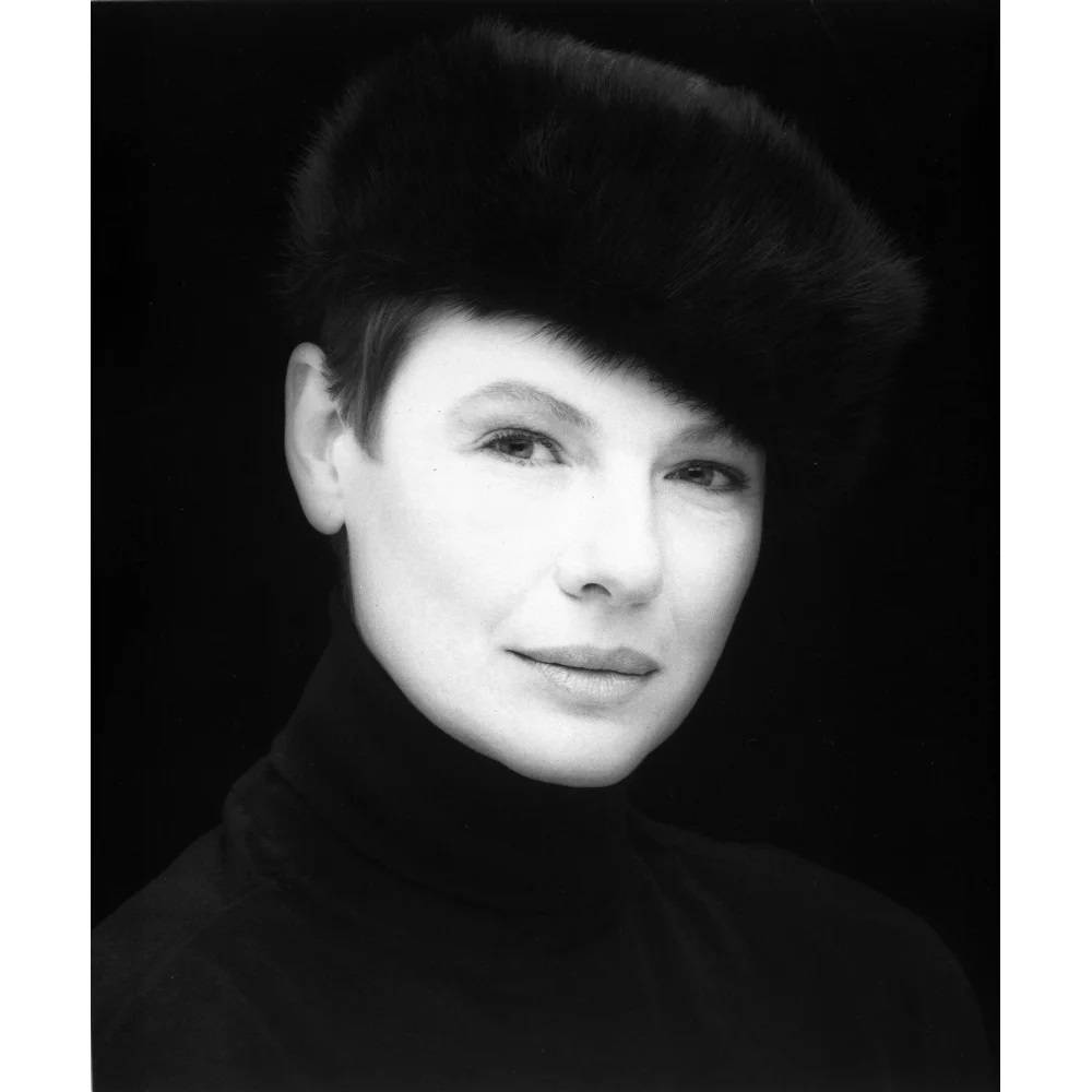 American Actress Dianne Wiest Black And White Portrait Background