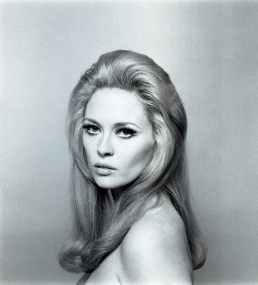 American Actress Faye Dunaway Sexy 1970s Portrait