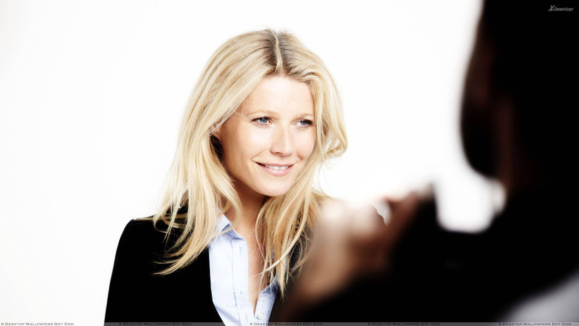 American Actress Gwyneth Paltrow Formal Suit Background