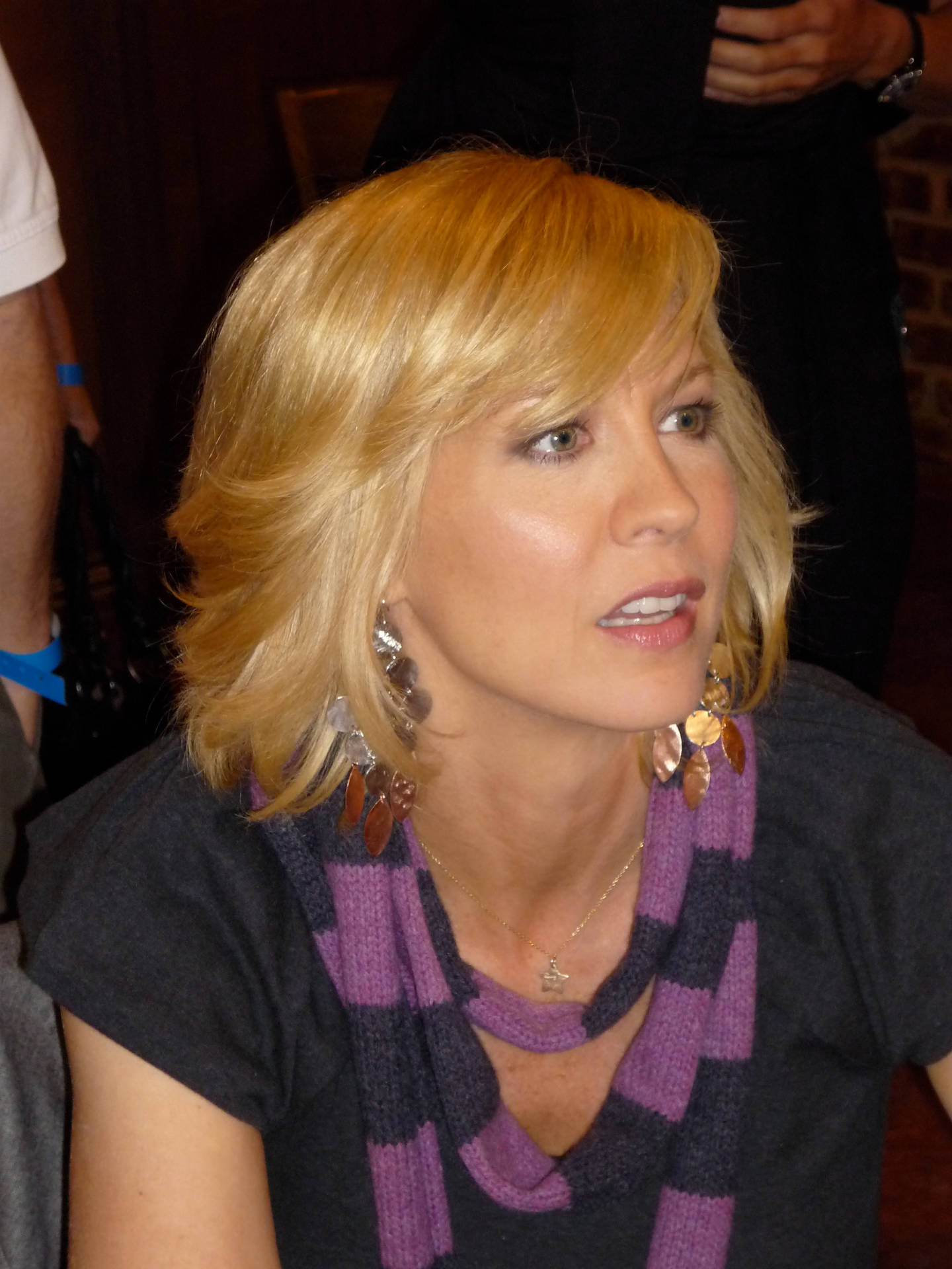 American Actress Jenna Elfman Candid