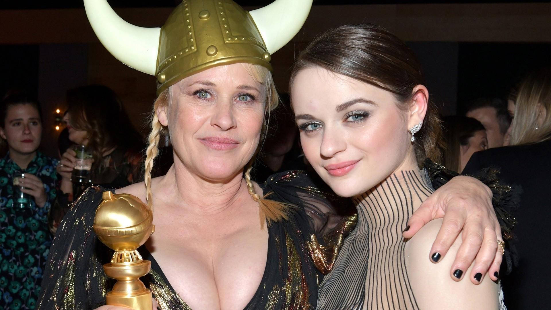 American Actress Patricia Arquette With Joey King Background