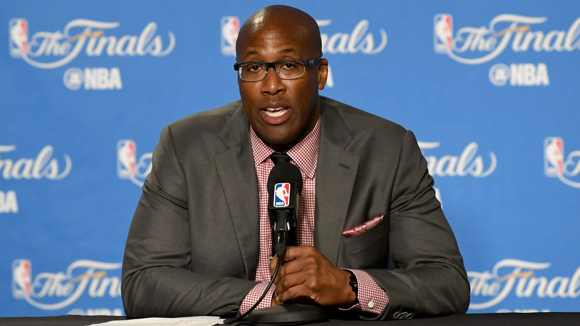 American Basketball Coach, Mike Brown, At 2017 Nba Finals Press Conference. Background