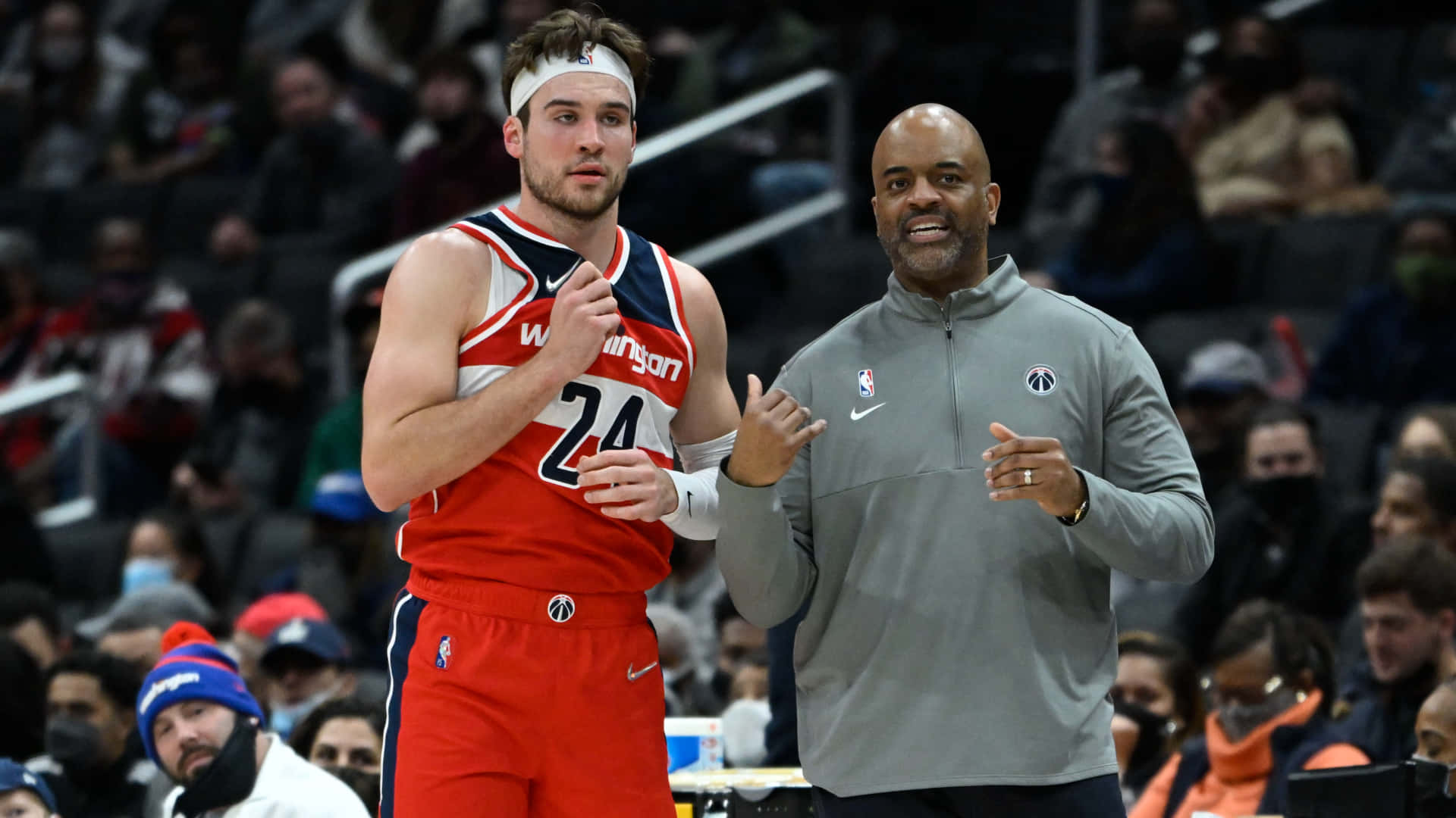 American Basketball Coach Wes Unseld Background