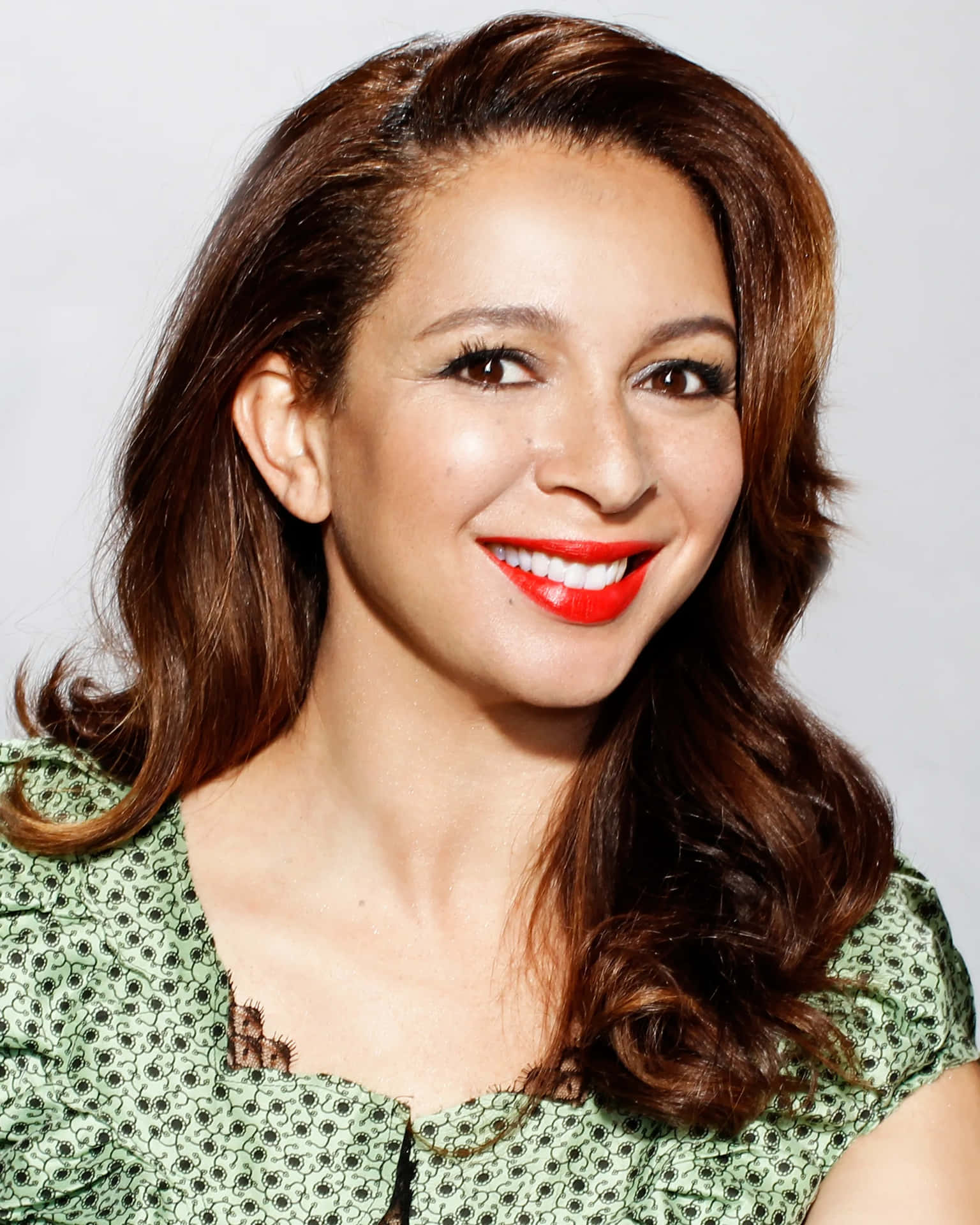 American Celebrity Maya Rudolph Headshot Background