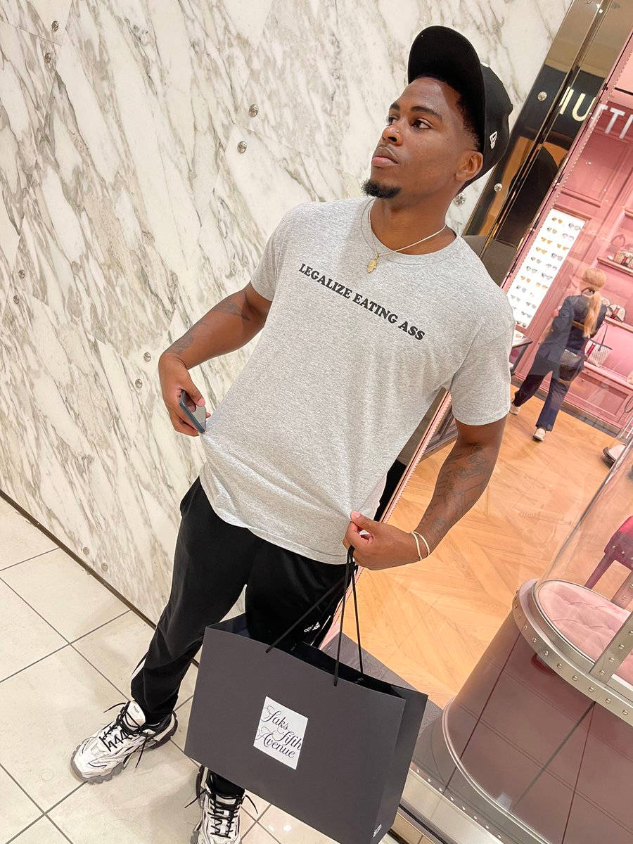 American Entrepreneur Swavy Lee Inside The Mall Background