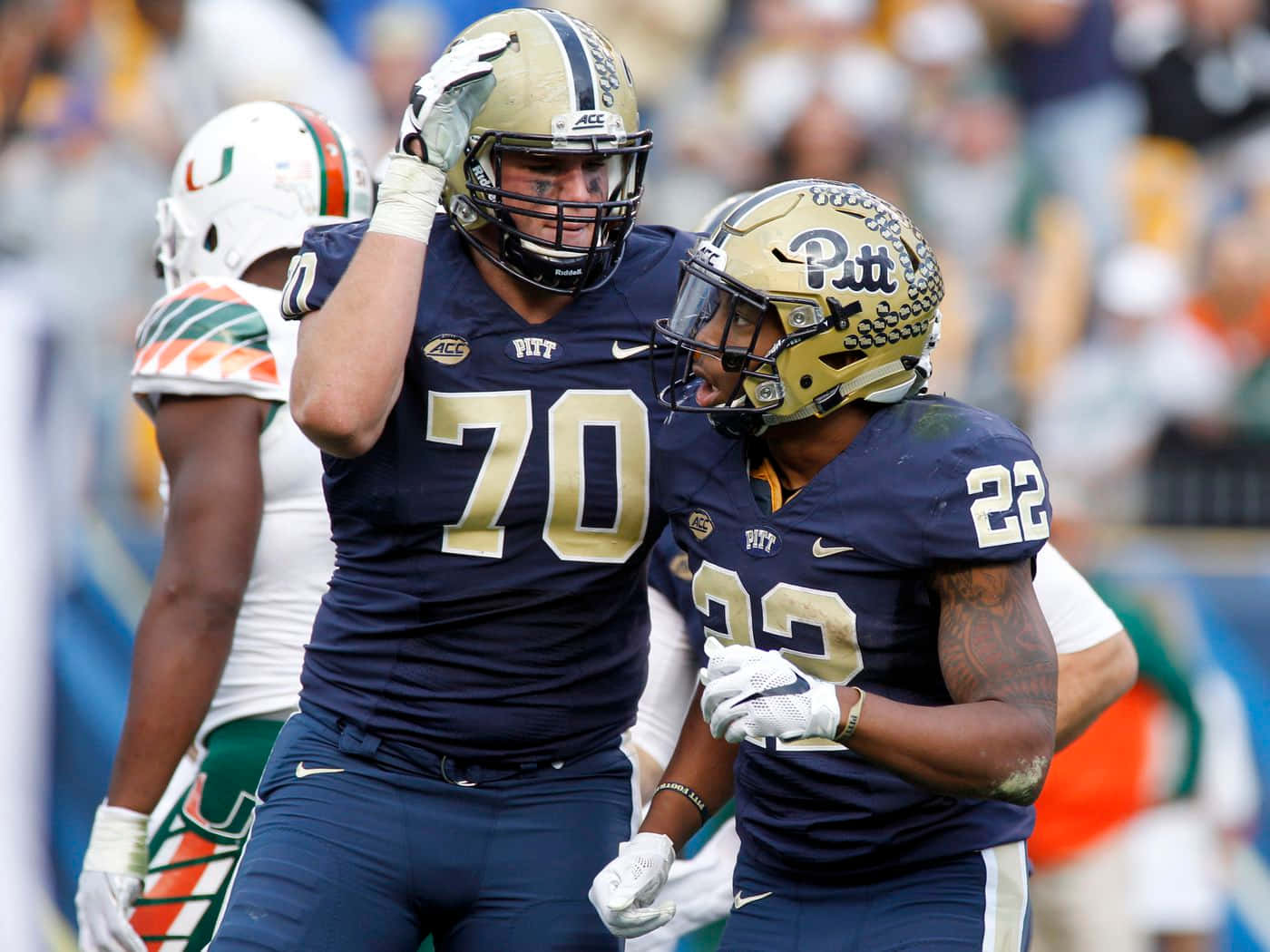 American Footballer Brian O'neill And Tyler Boyd Background