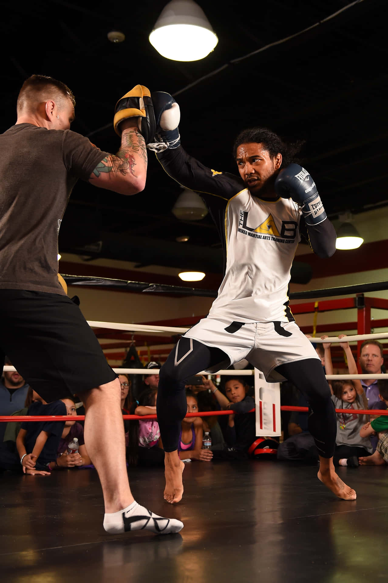 American Mma Fighter Ben Henderson Training Still Background