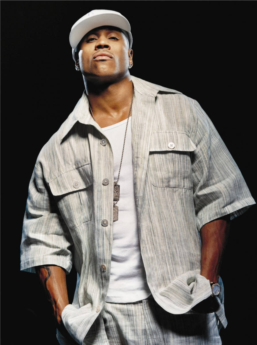 American Rapper Ll Cool J Gray Dapper Outfit Background