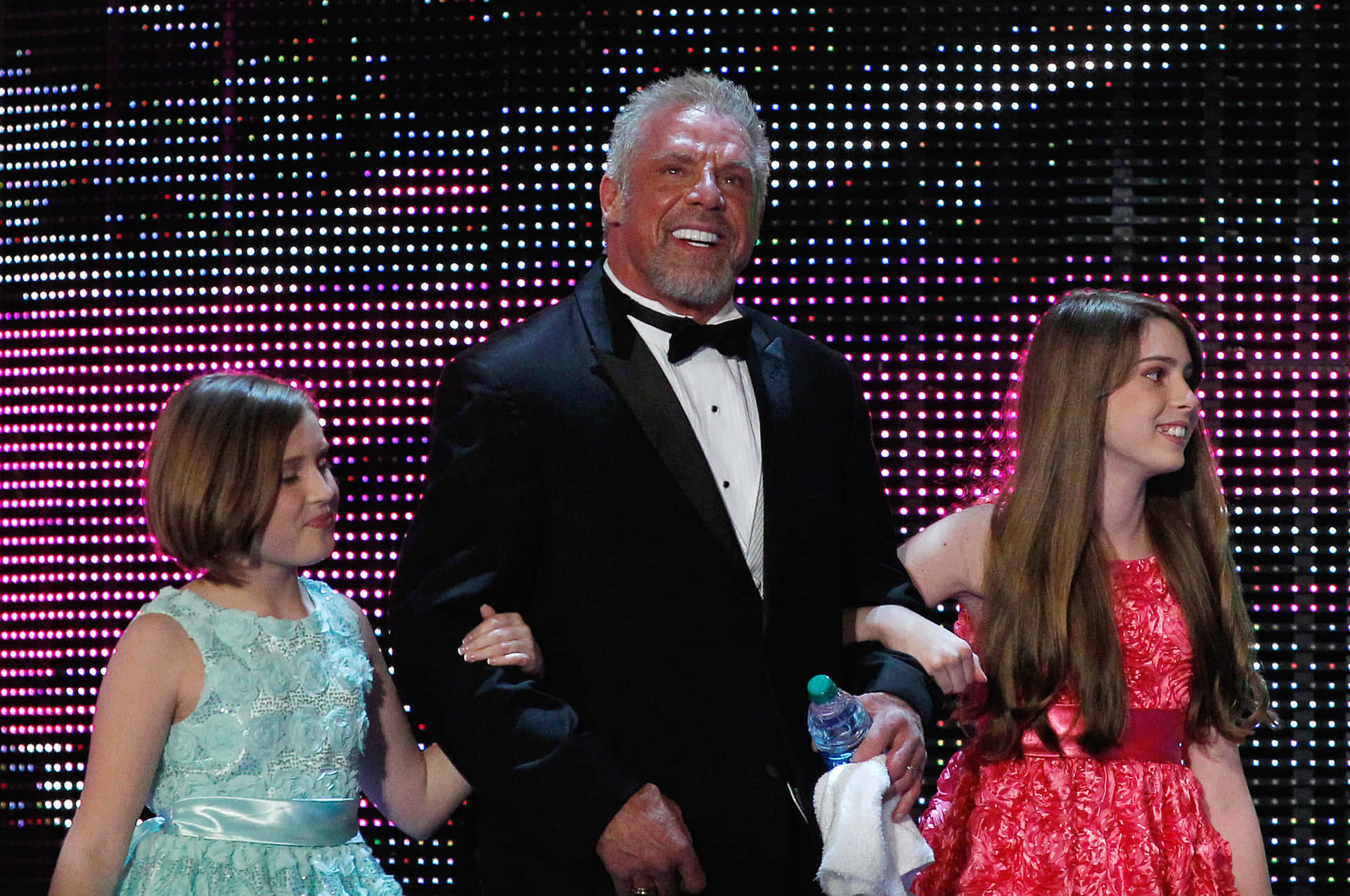American Retired Wrestler Ultimate Warrior James Hellwig With Daughters Background