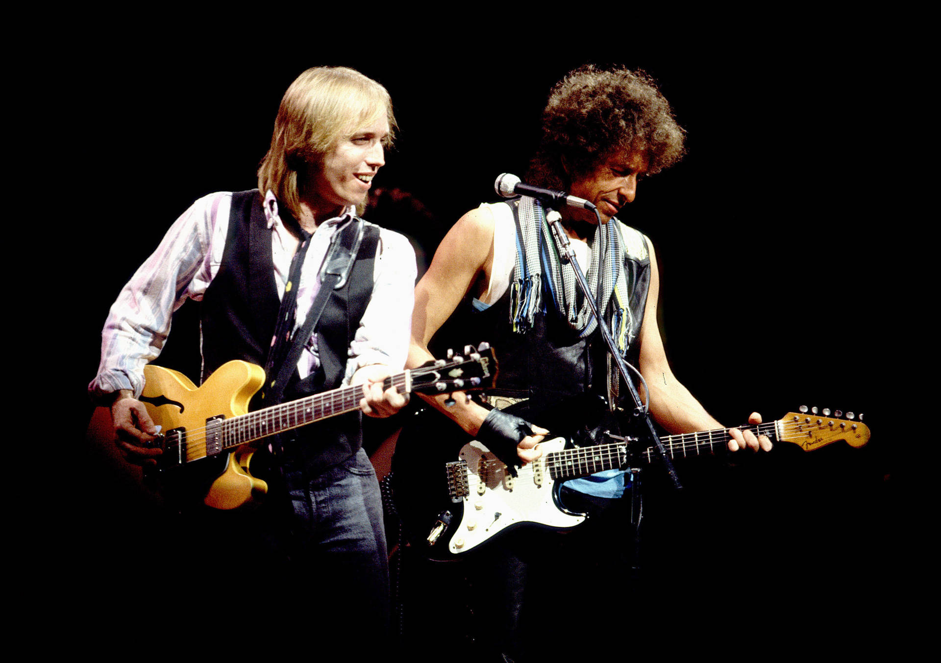 American Rock Band Tom Petty And The Heartbreakers 1986 Performance Background