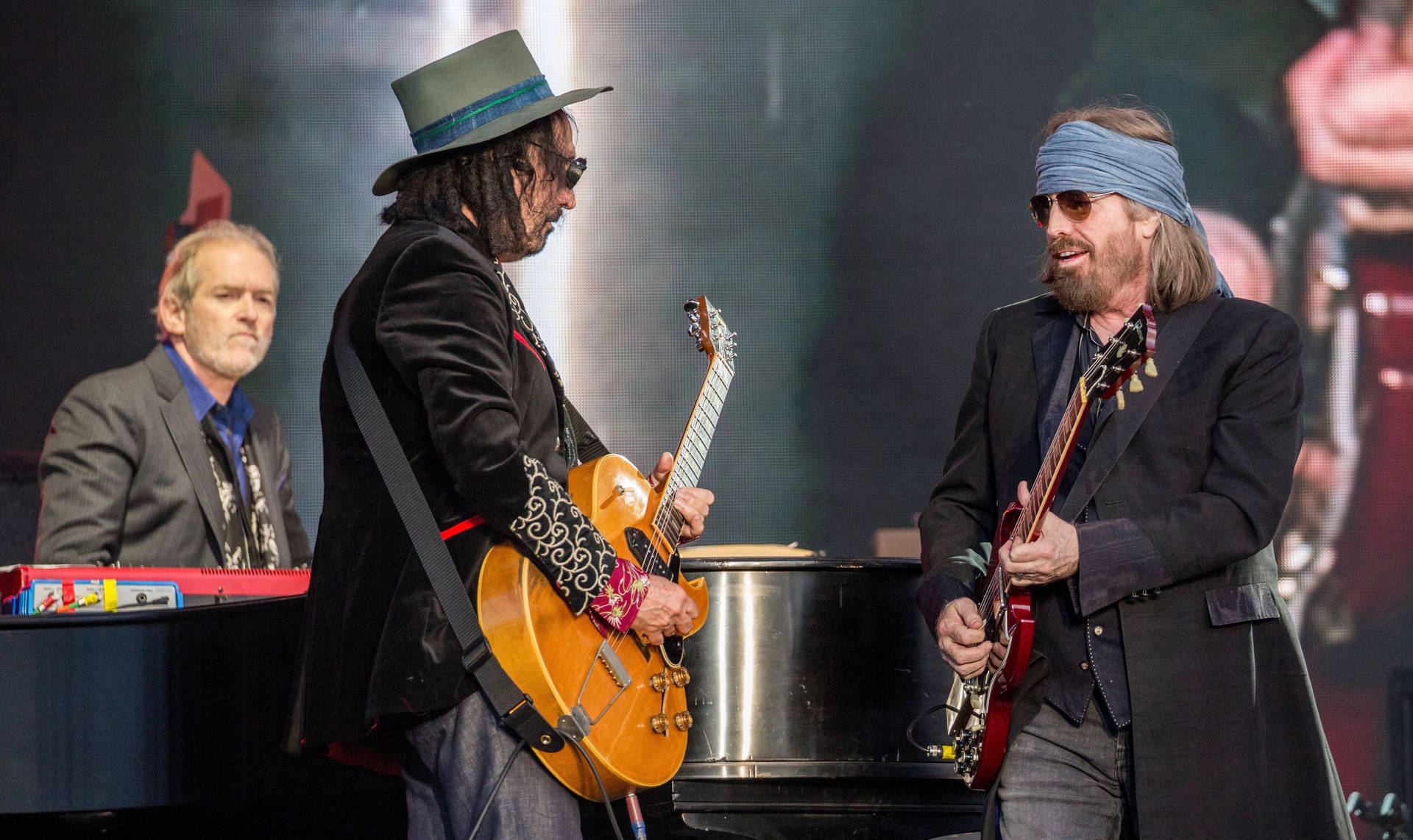 American Rock Band, Tom Petty And The Heartbreakers' Candid Shot Background