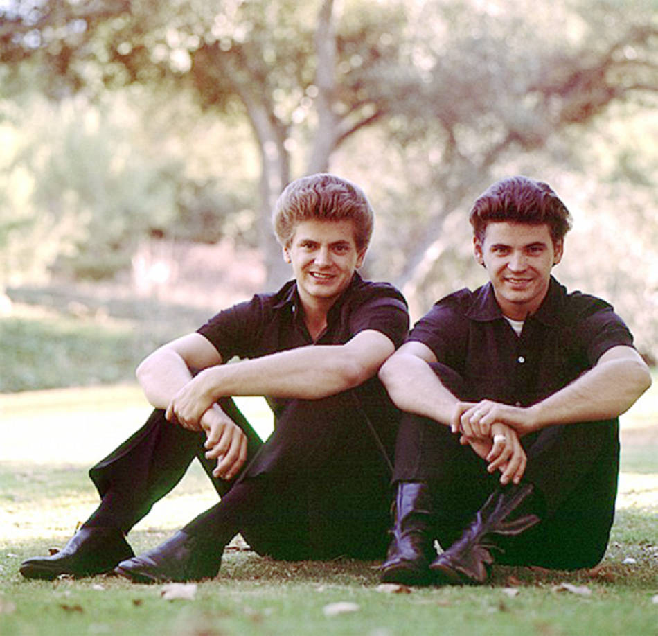 American Rock Duo Everly Brothers In 1964 Photoshoot Background