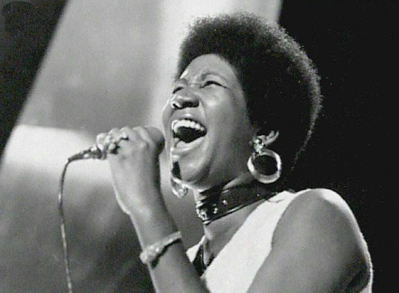 American Singer-songwriter Aretha Franklin Background