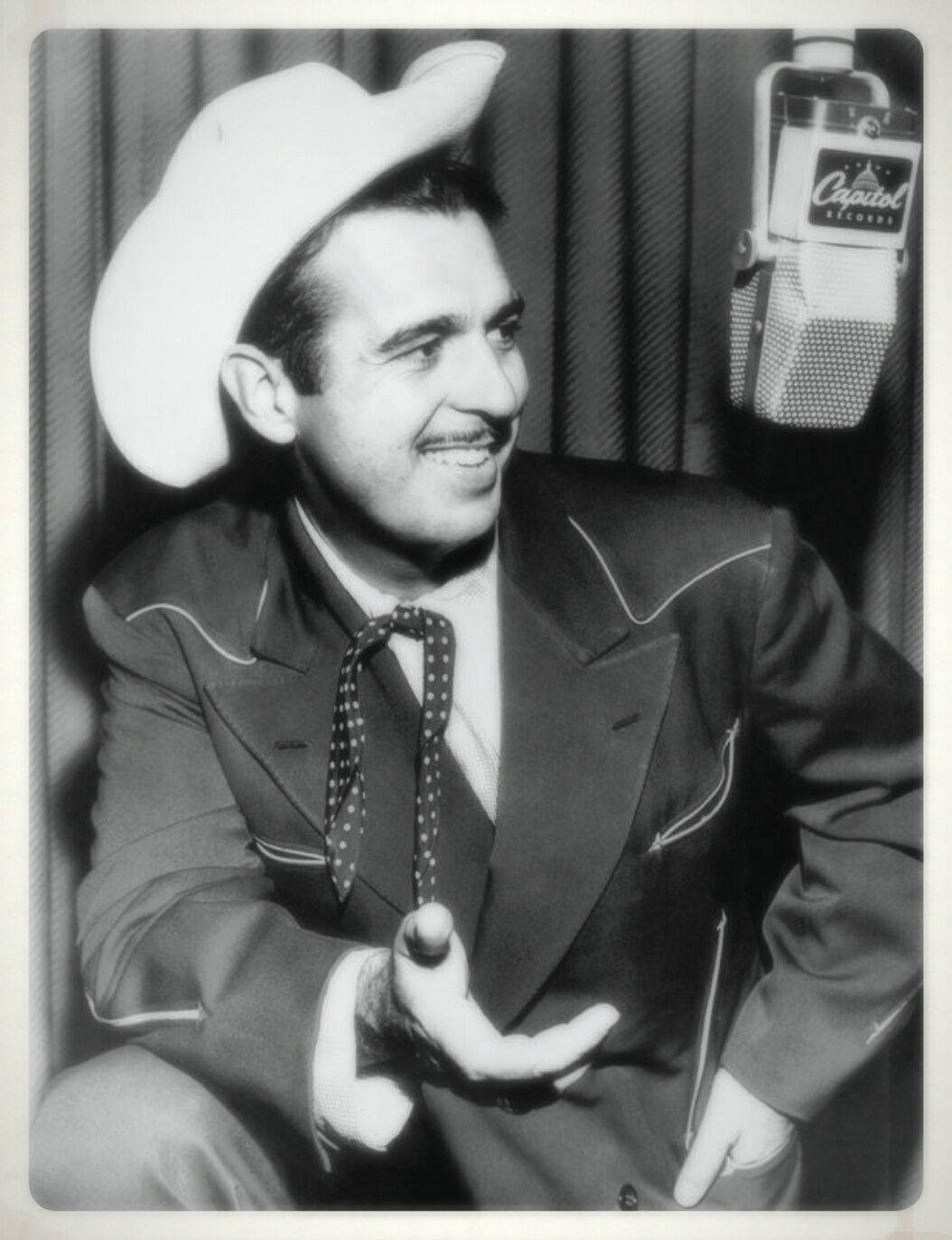 American Singer Tennessee Ernie Ford Studio Photoshoot Background