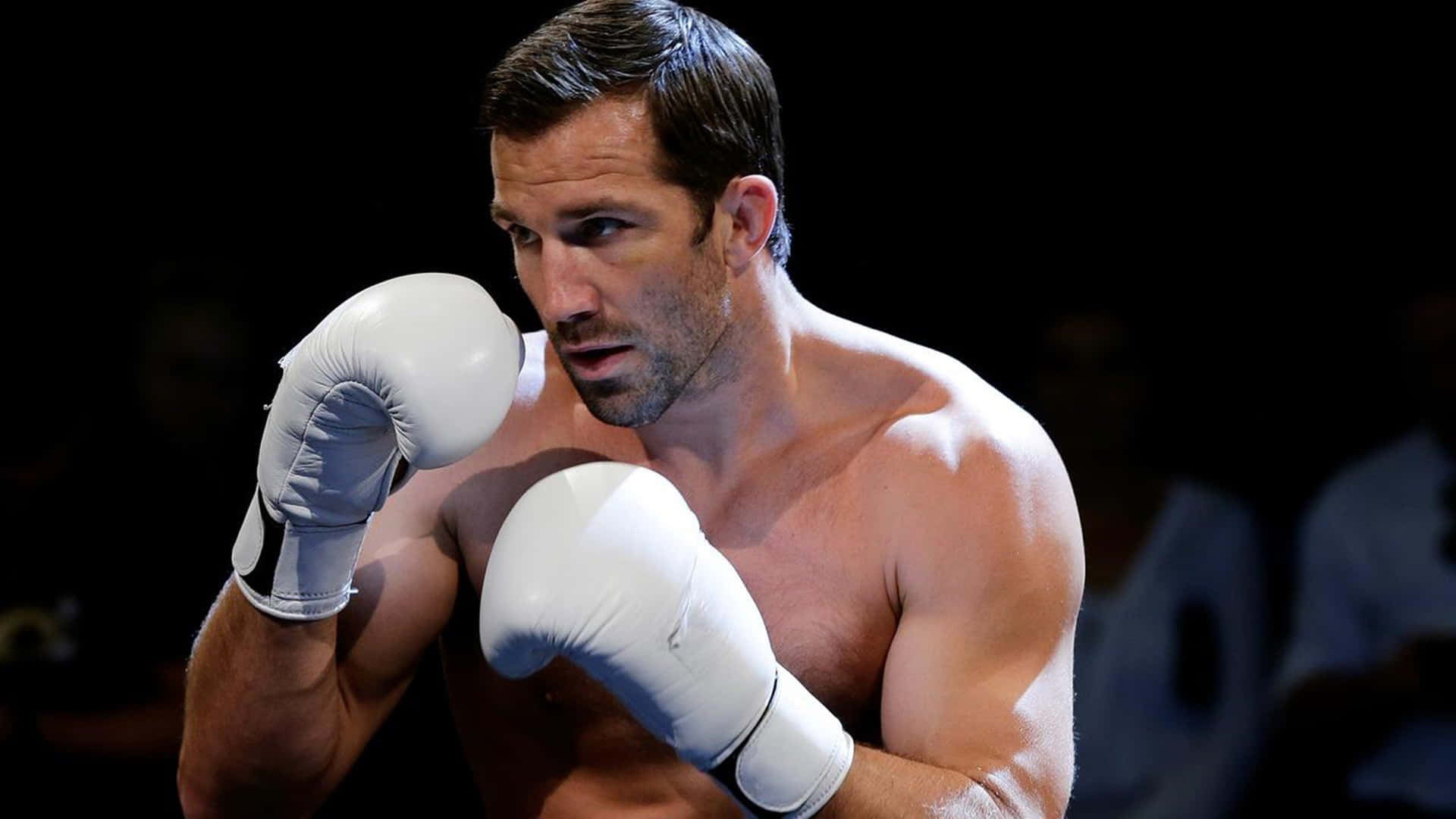 American Ufc Champion Luke Rockhold Ufc Workout Session Background