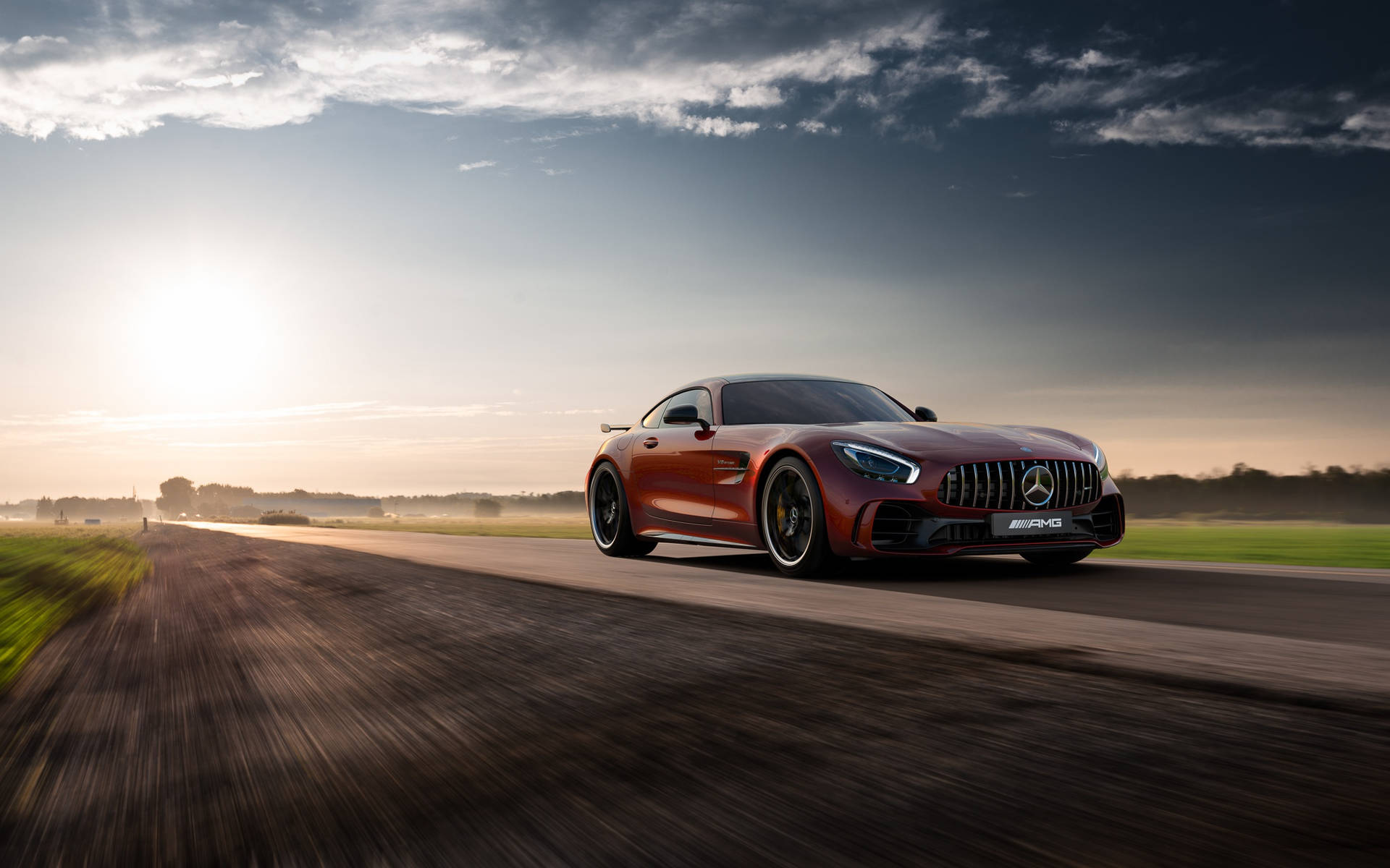 Amg Gtr Zooming Fast Background