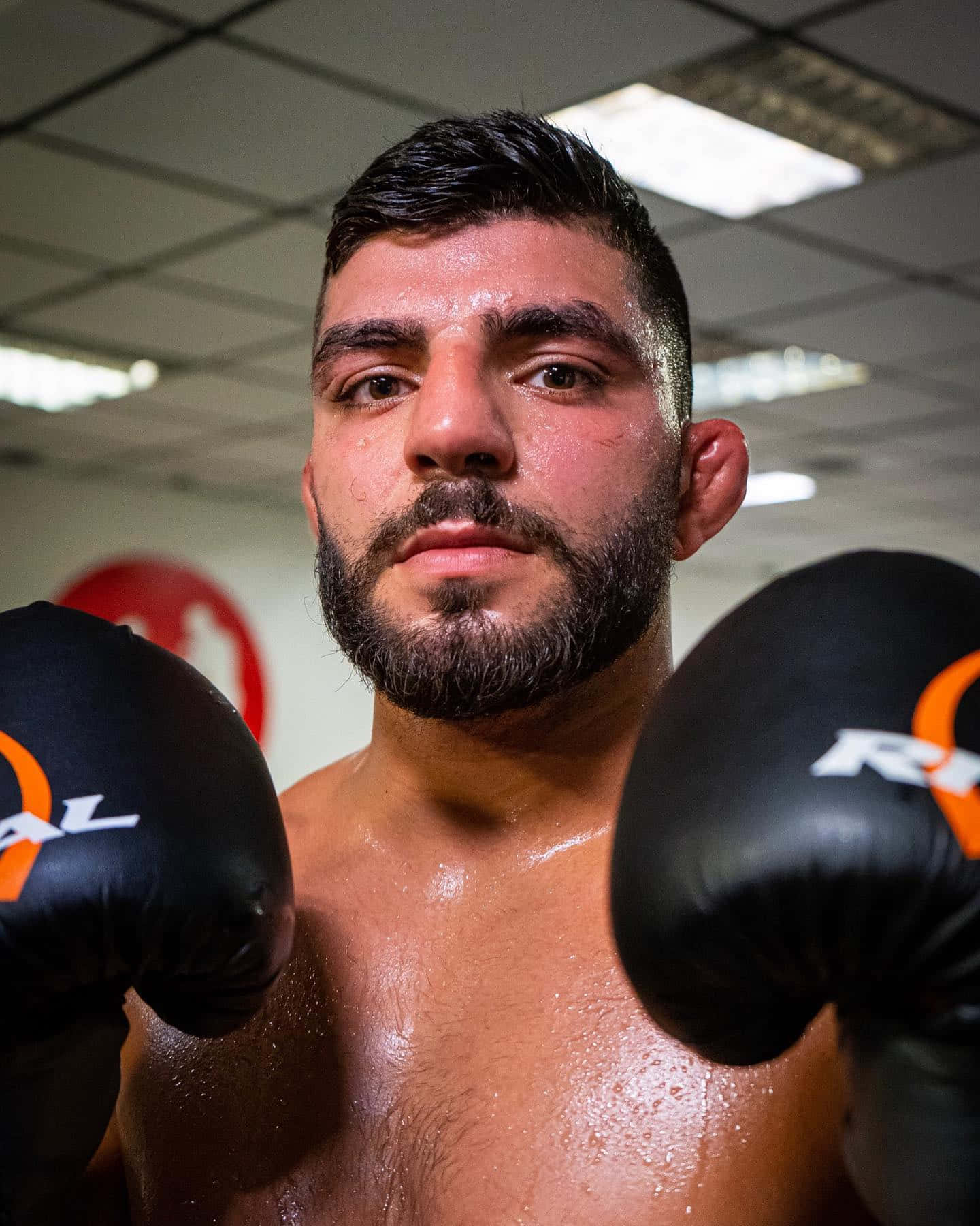 Amir Albazi Close-up