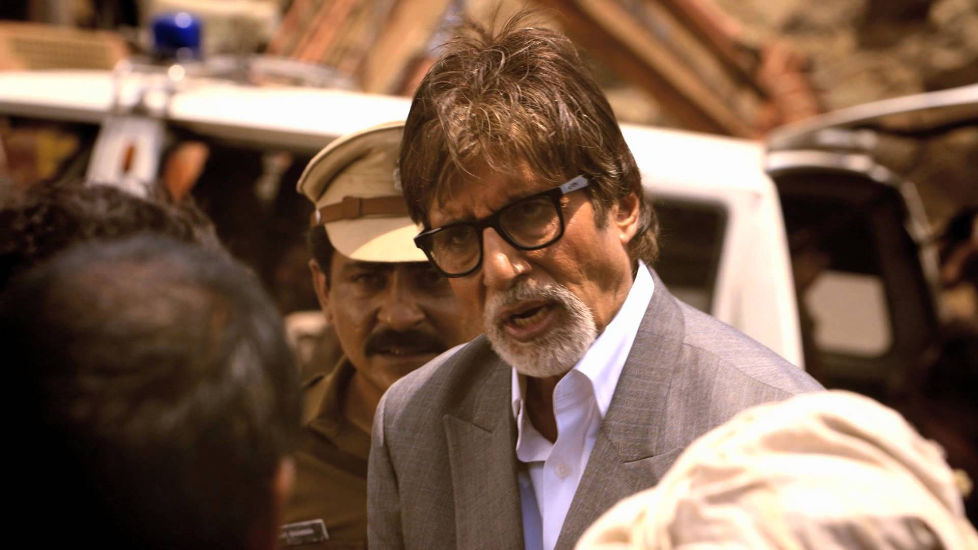 Amitabh Bachchan In Yudh Background