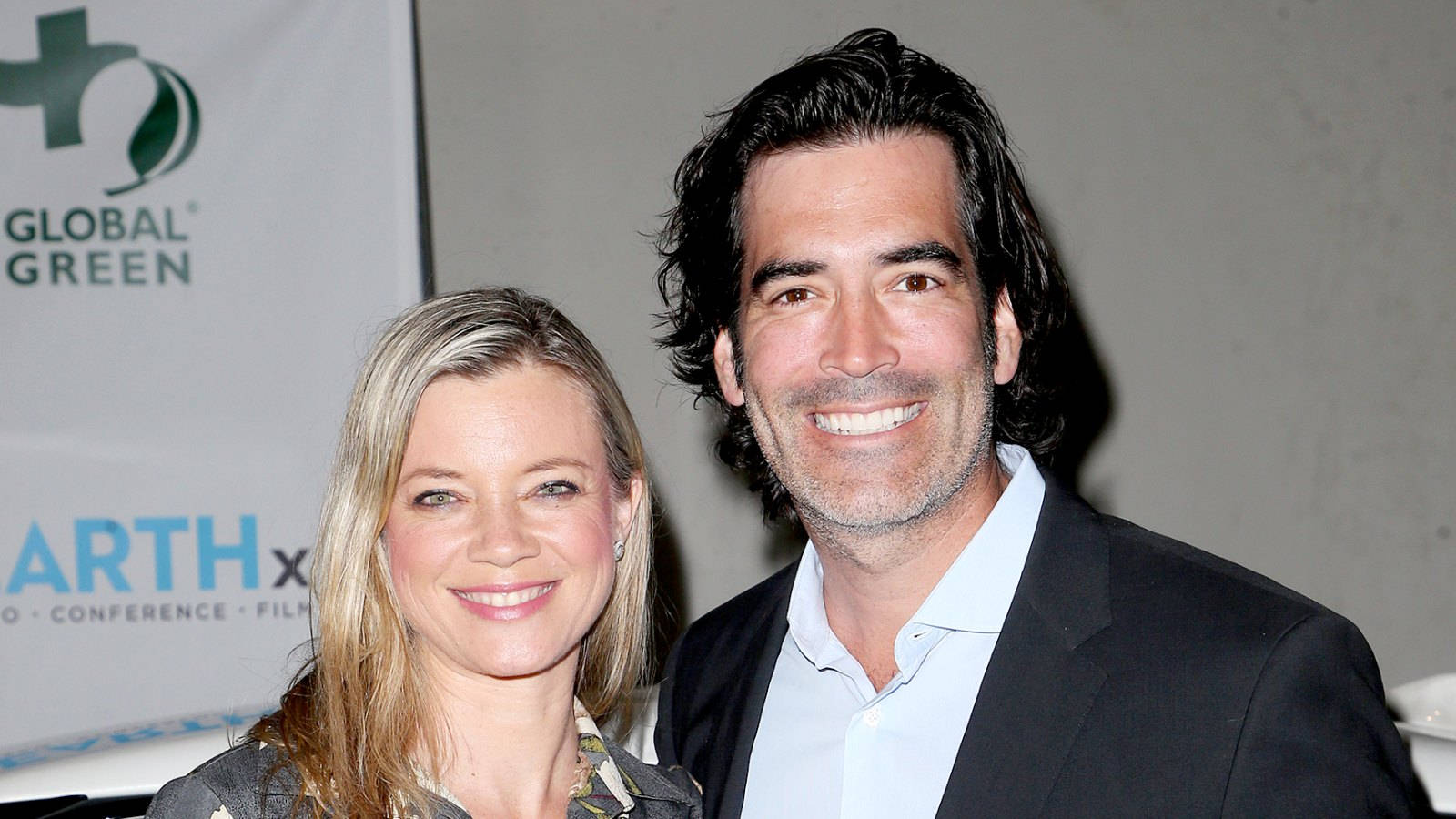 Amy Smart With Carter Oosterhouse Background