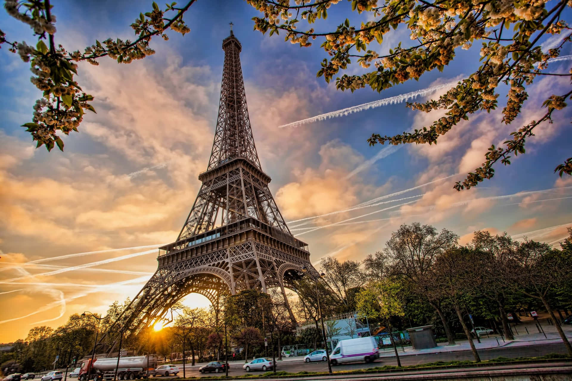 An Evening In Paris Background