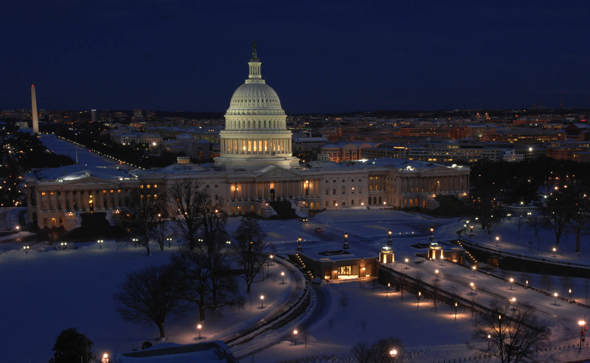 An Evening Winter Scene At The White House Background