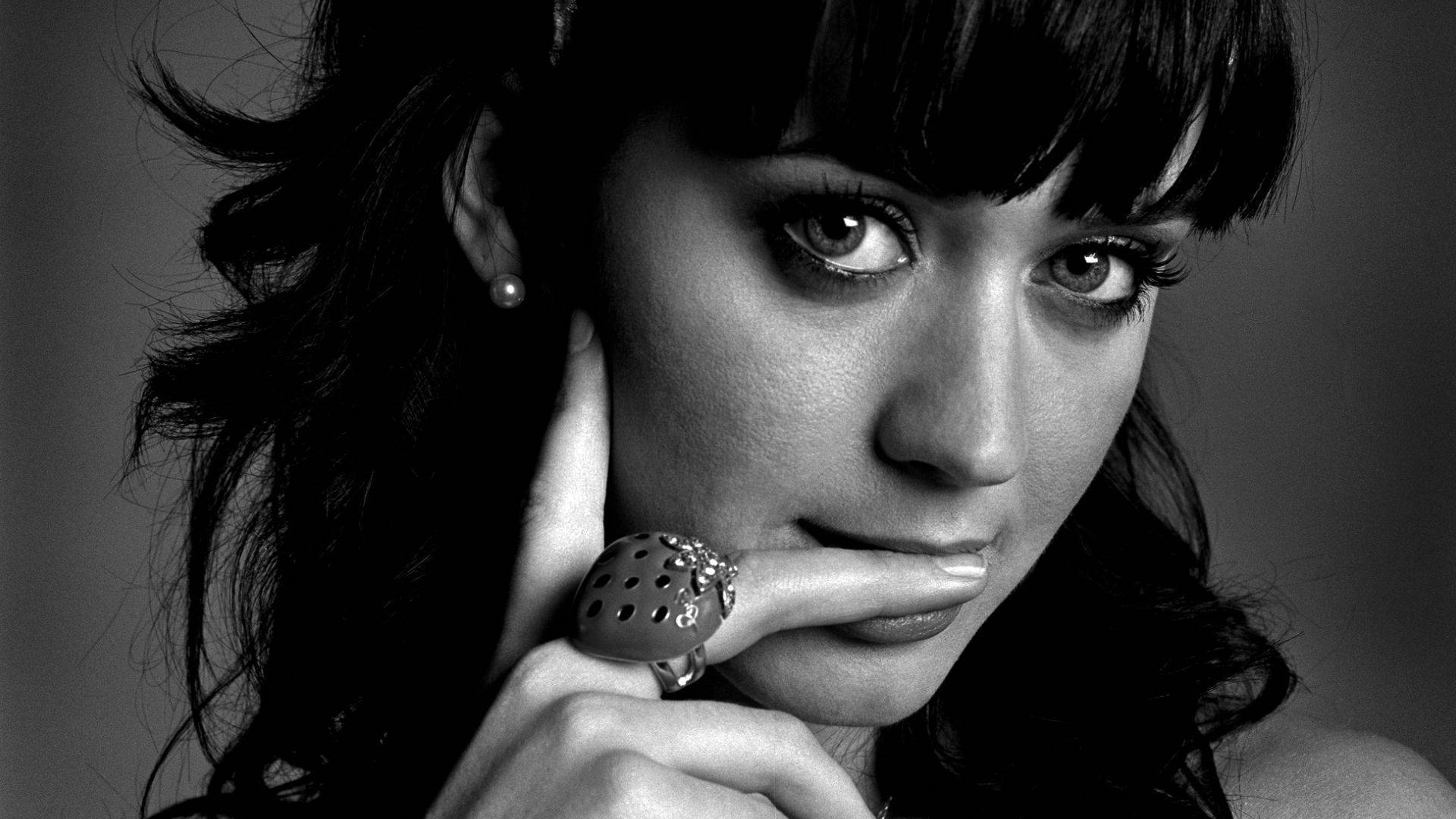 An Iconic Black And White Portrait Of Singer-songwriter Katy Perry Background
