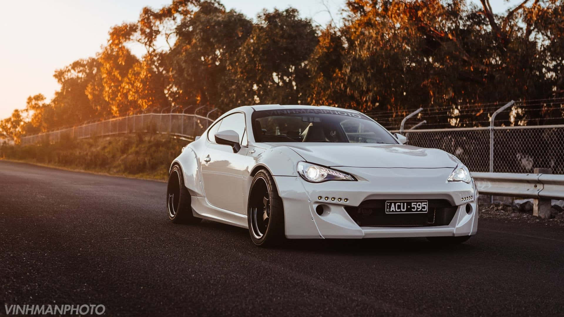An Iconic Roadster – Toyota 86 Background