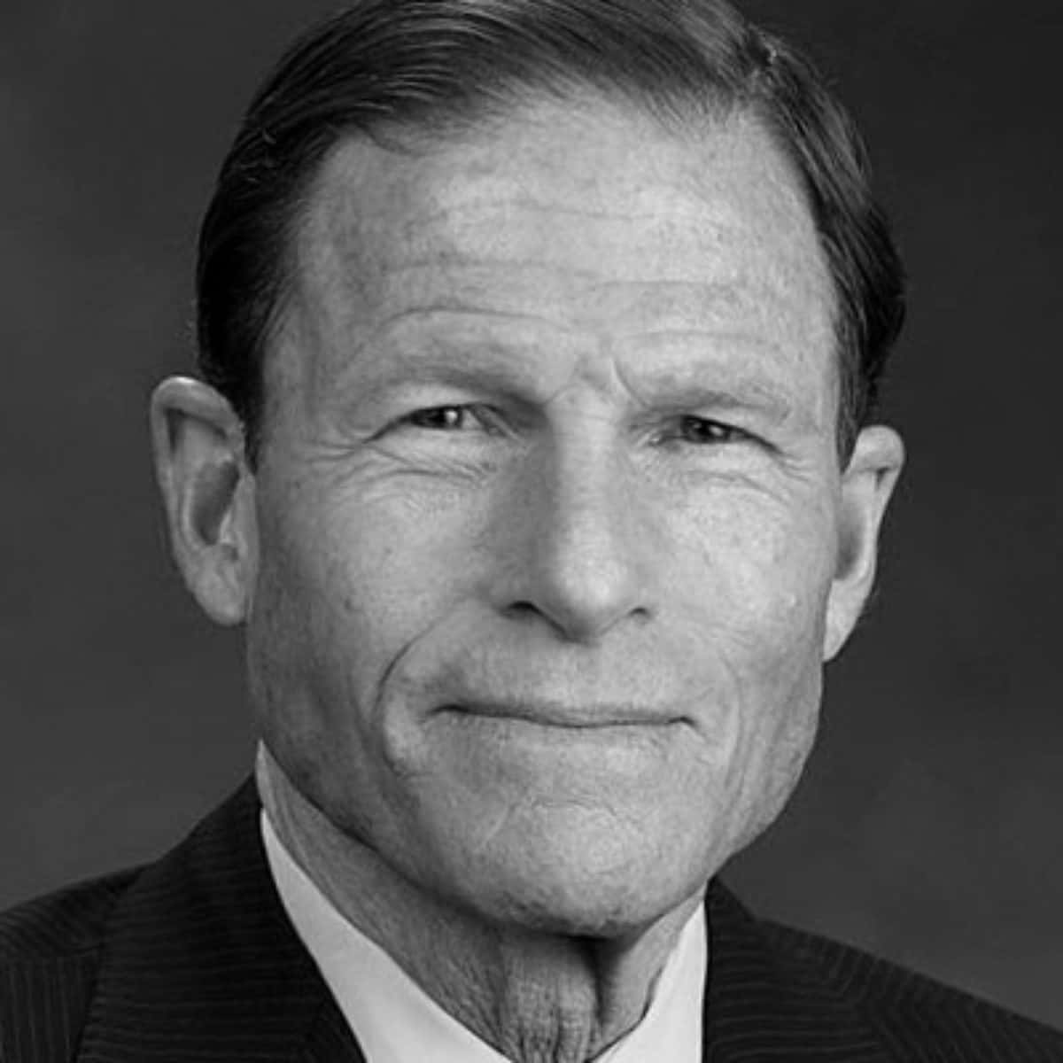 An Impressive Monochrome Portrait Of Richard Blumenthal Background