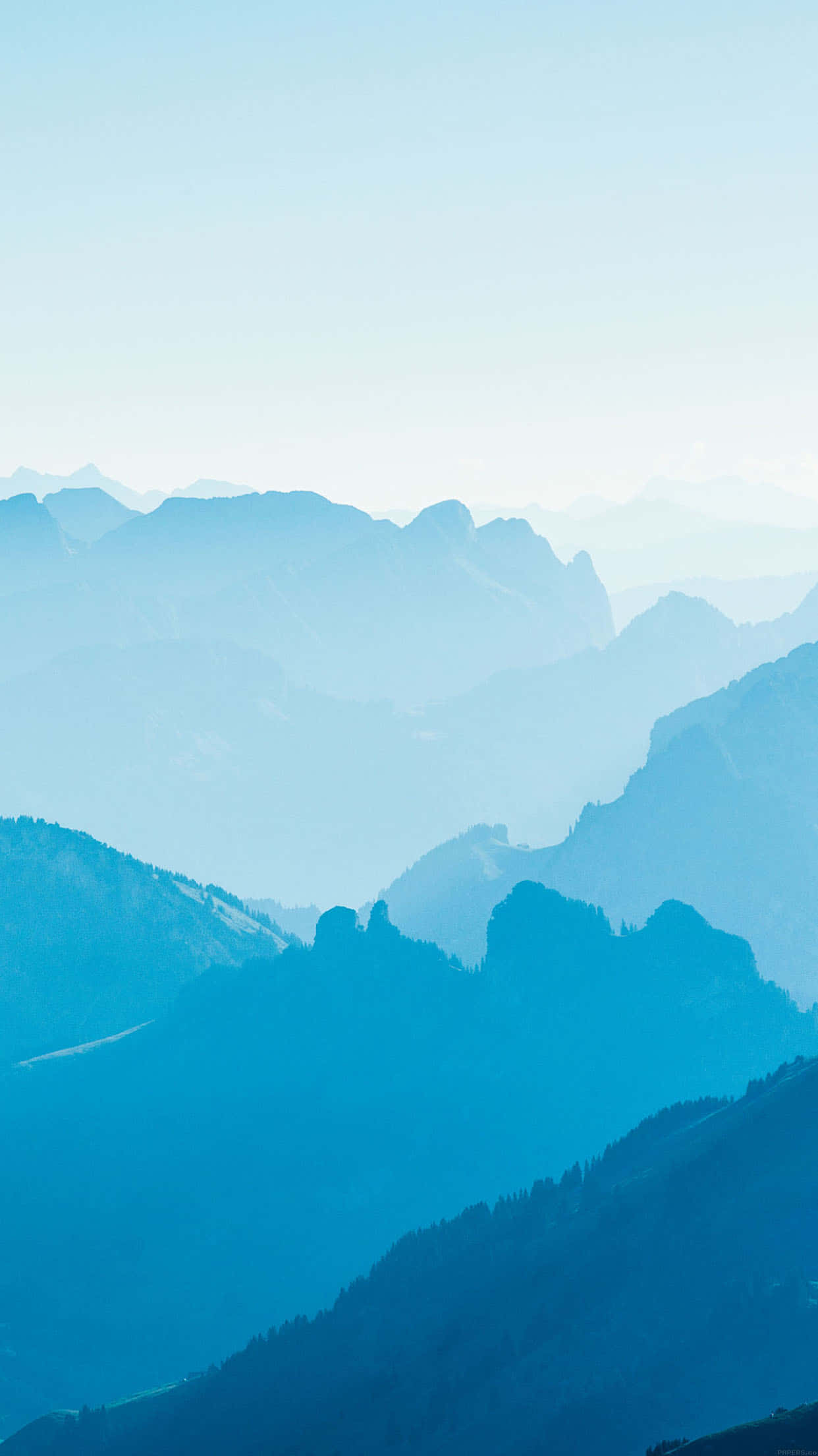 An Impressive Scenery Of Blue Mountain