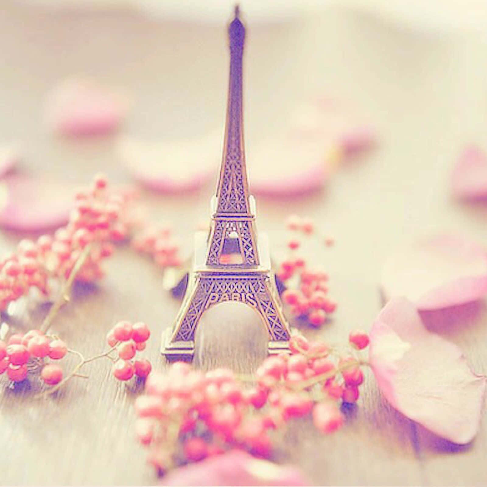 An Ode To Love & Paris Background