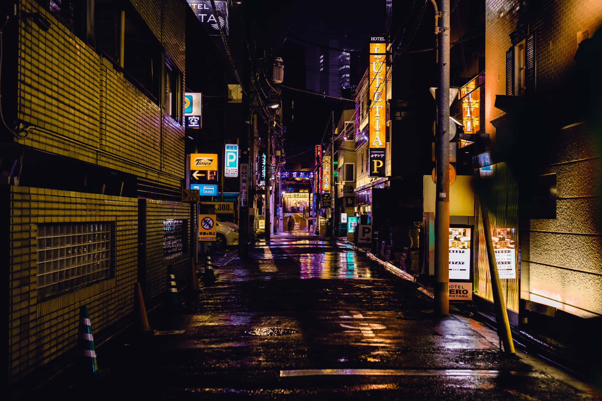 An Urban Alleyway, Where A Walk Can Lead To Unexpected Adventures Background