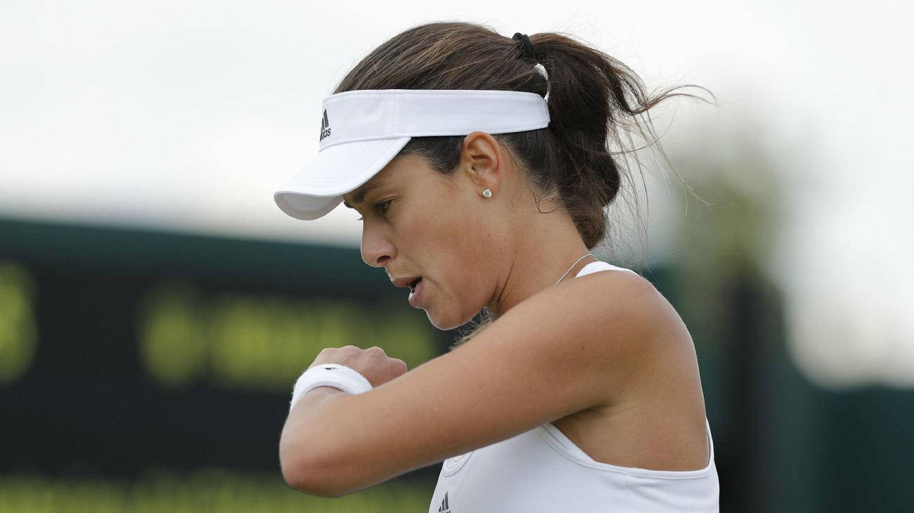 Ana Ivanovic Walking On The Tennis Court