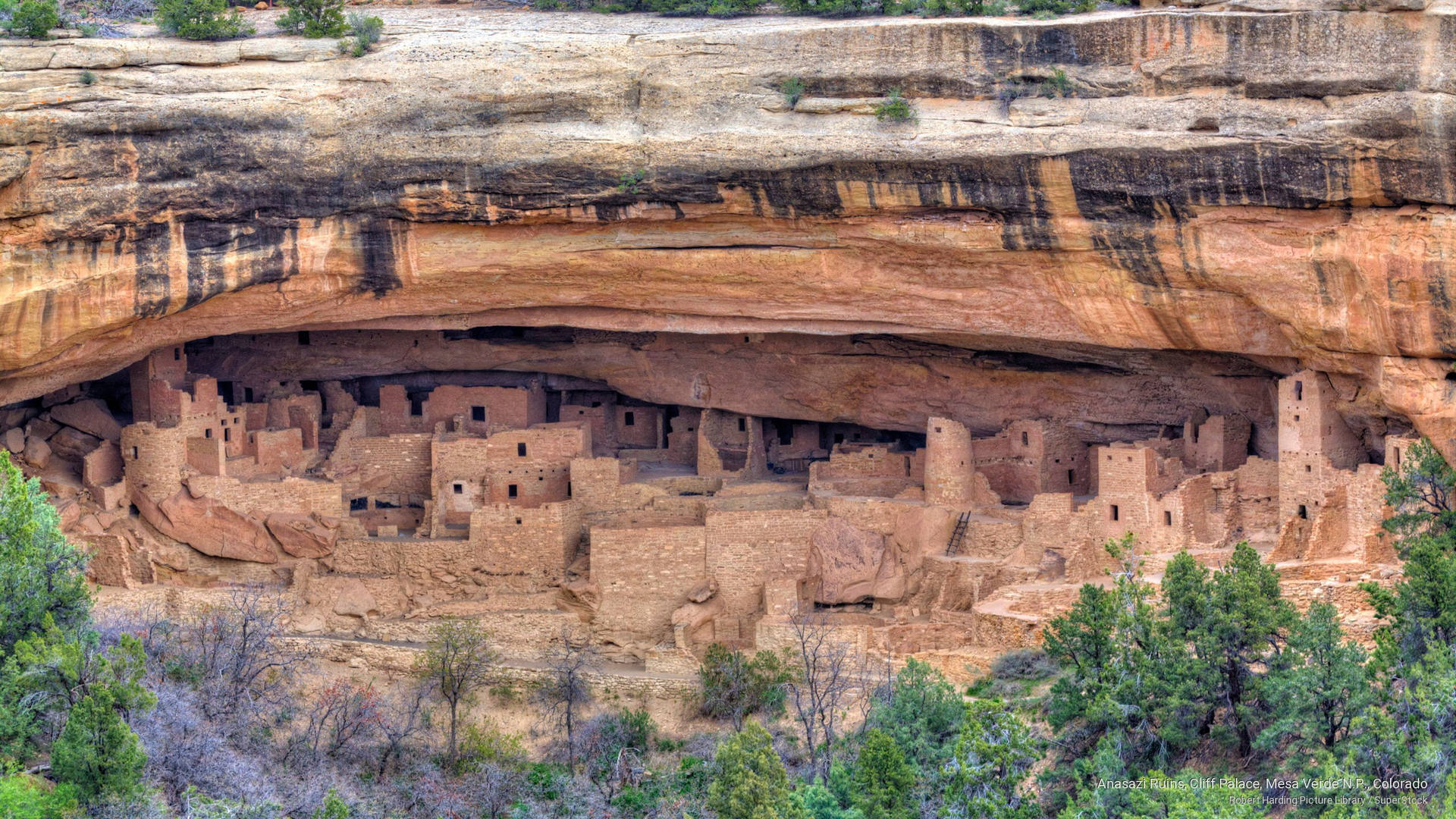 Anasazi Ruins In Mesa Verde Background