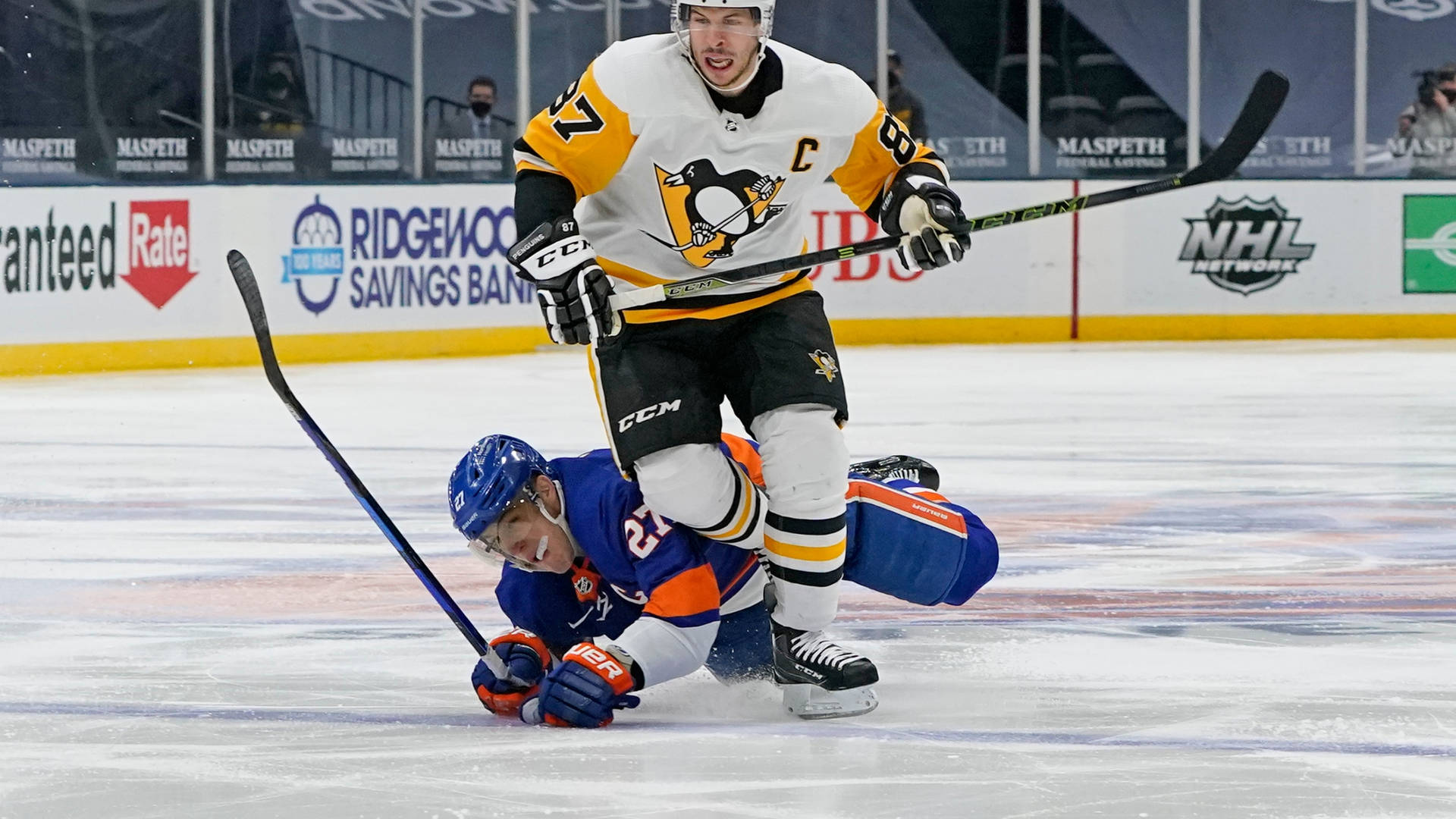 Anders Lee Colliding With Sidney Crosby Background