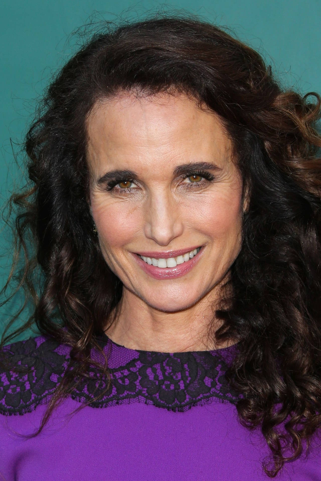 Andie Macdowell Charming Smile Background