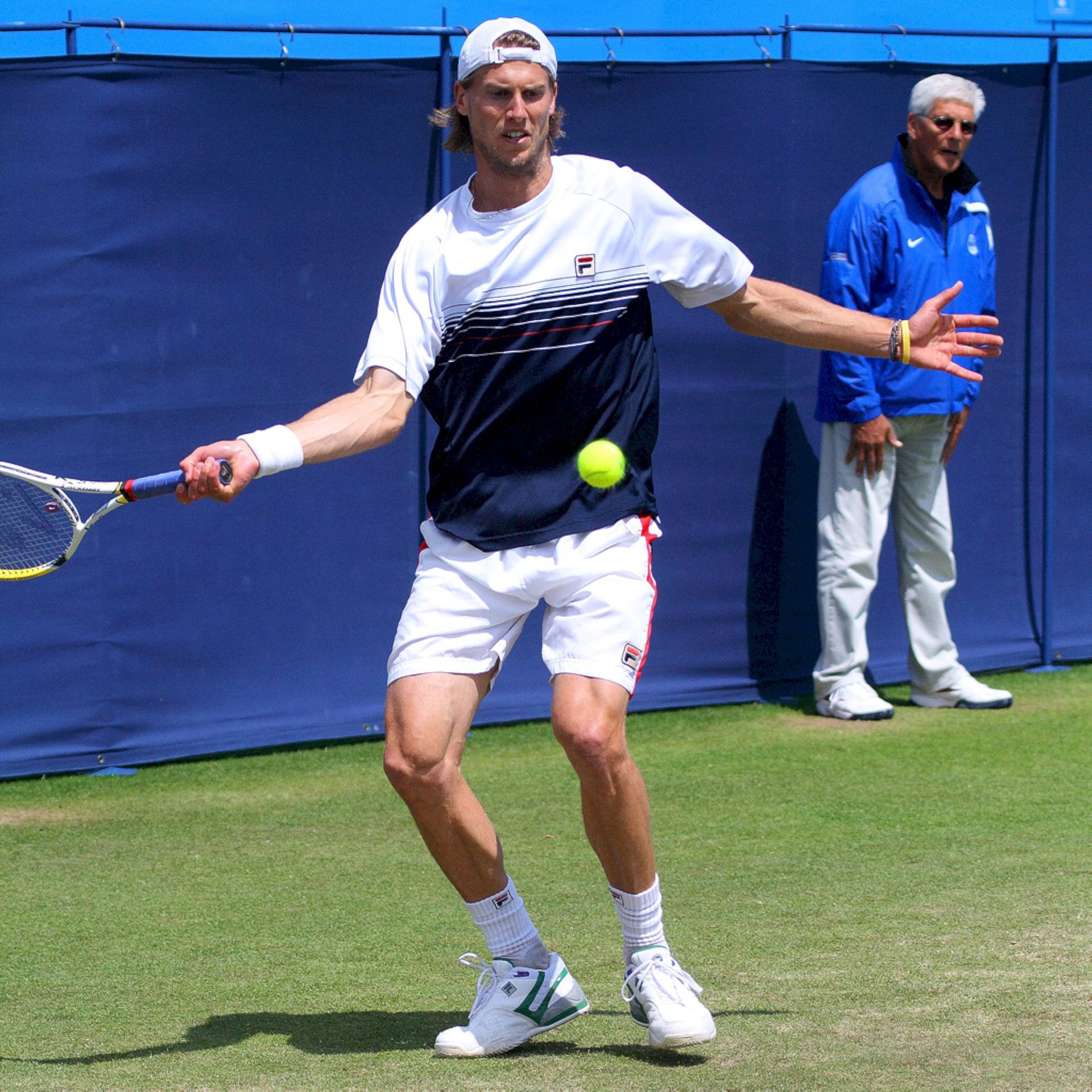 Andreas Seppi Returning Ball