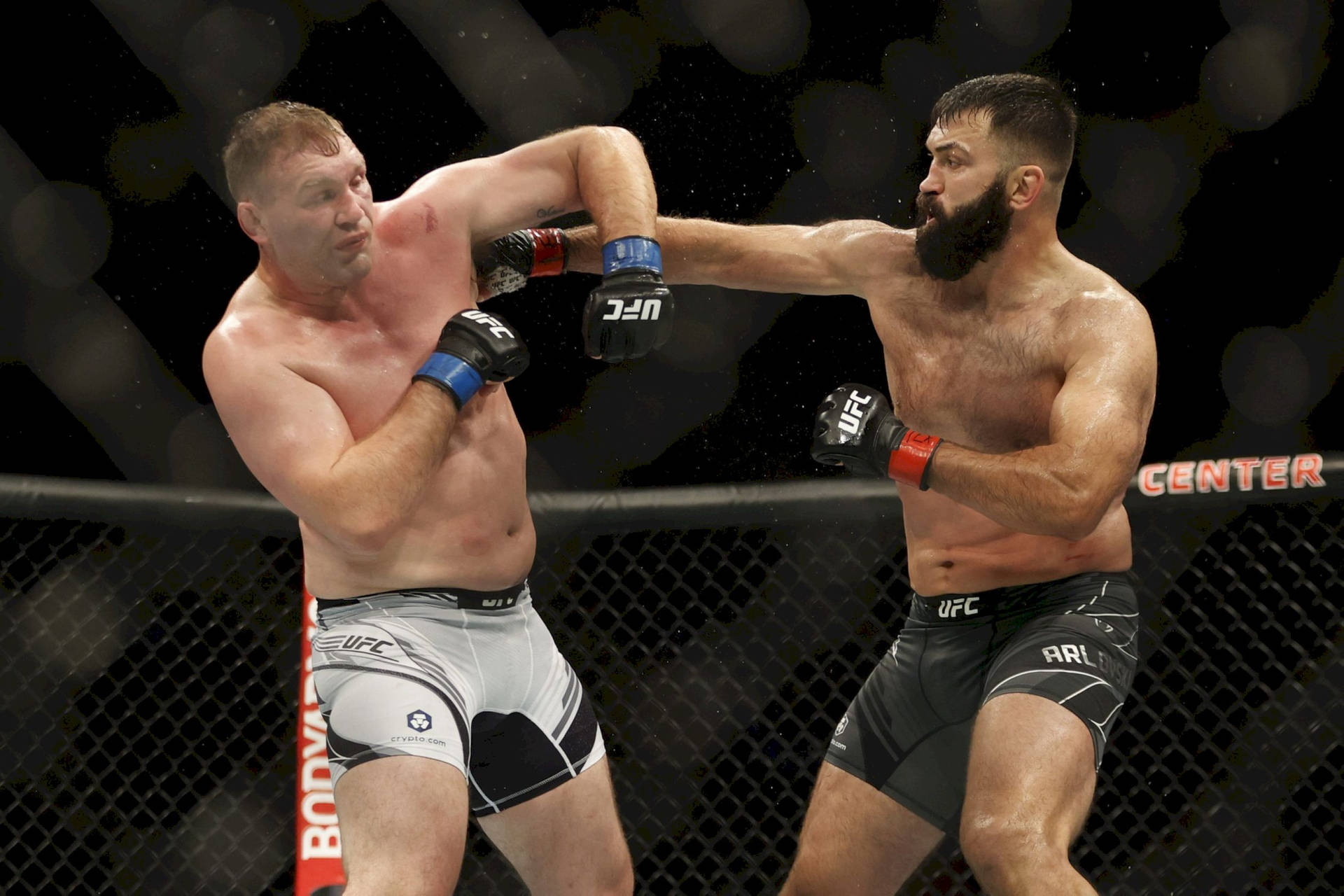 Andrei Arlovski And Jared Vanderaa At Ufc 271 Background