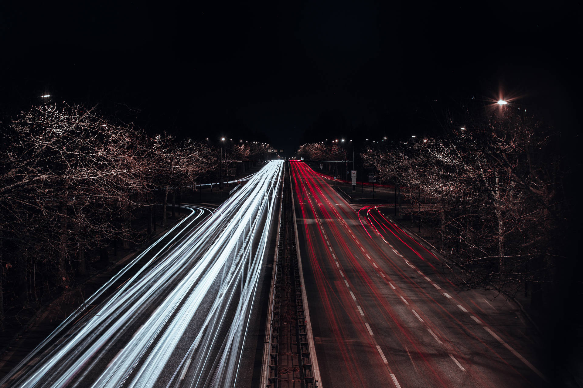 Android Tablet Nighttime Highway Timelapse Background