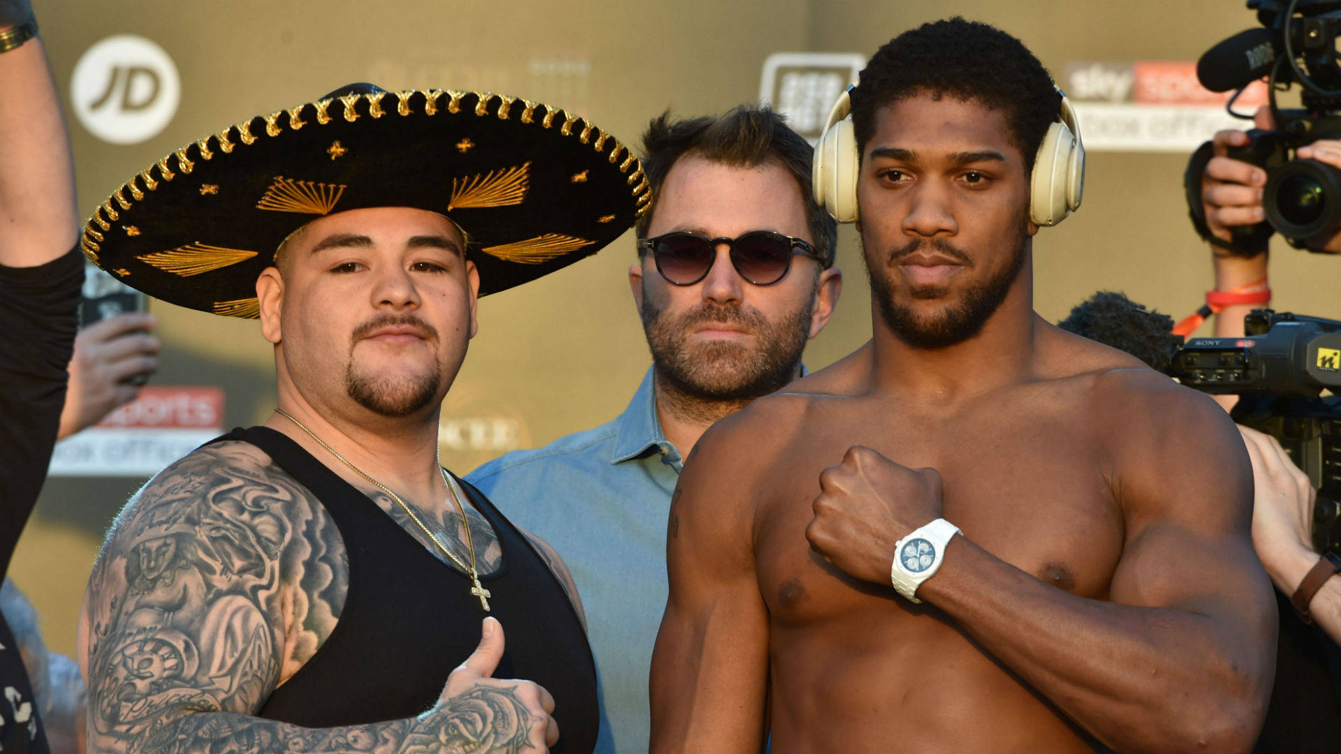 Andy Ruiz Thumbs Up