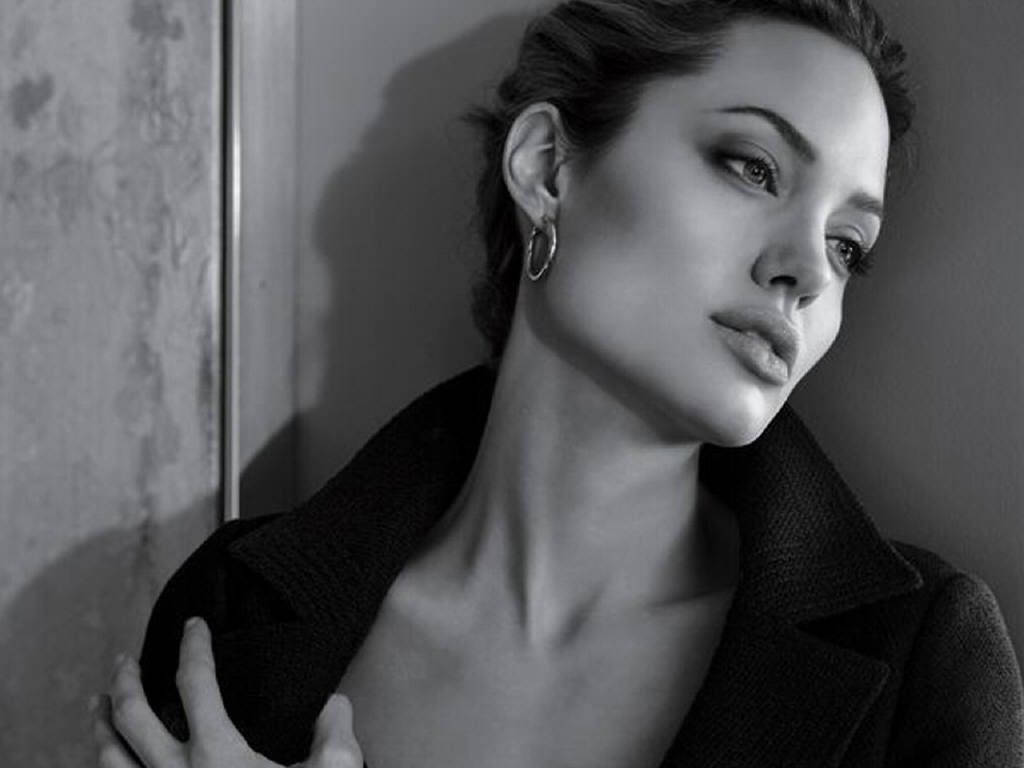 Angelina Jolie Adorns Wall In Monochrome Background