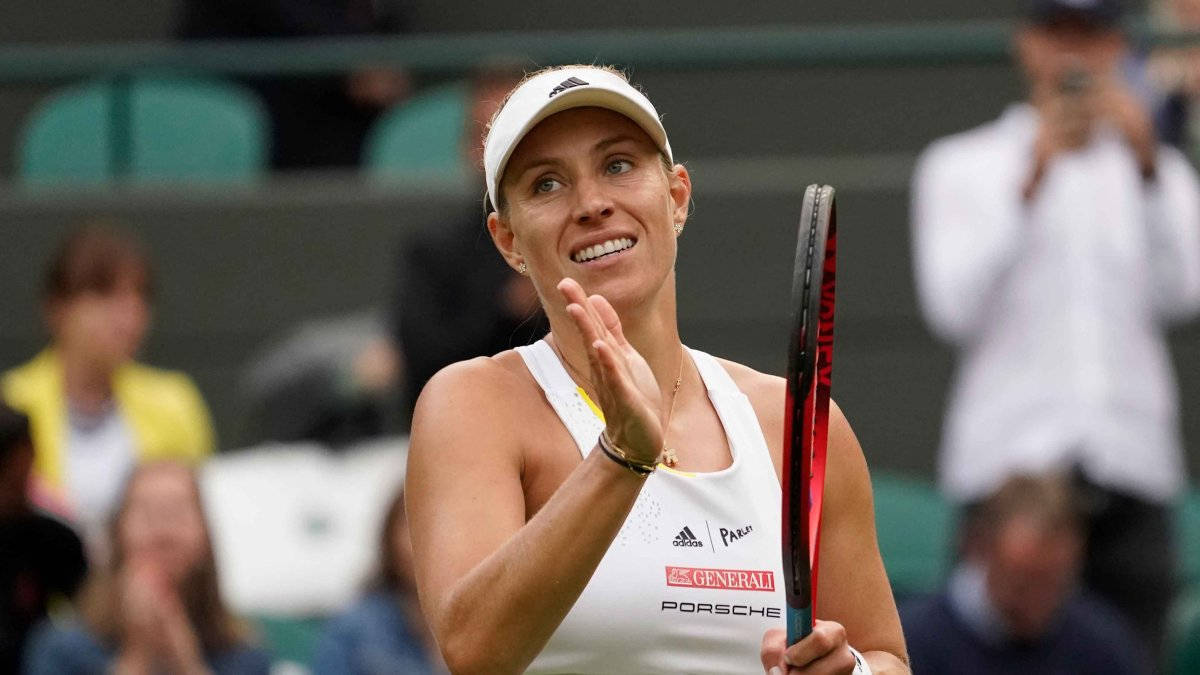 Angelique Kerber Applauding