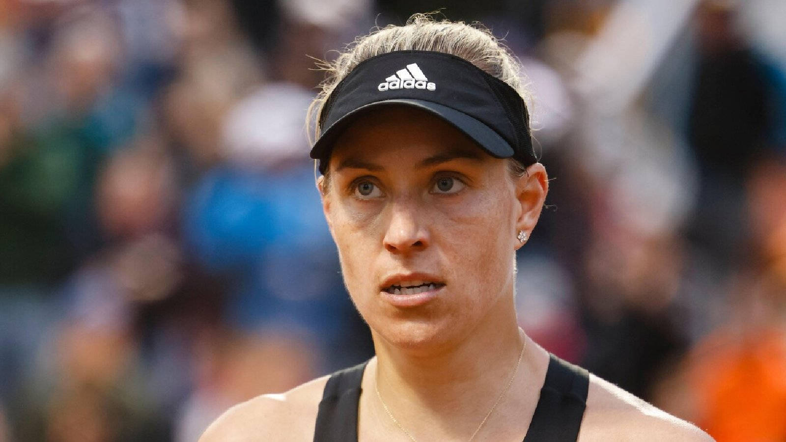 Angelique Kerber Tired Face Background